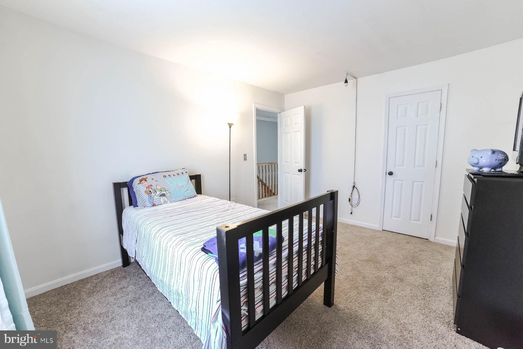 HUNTINGTON NEIGHBORHOOD - Residential