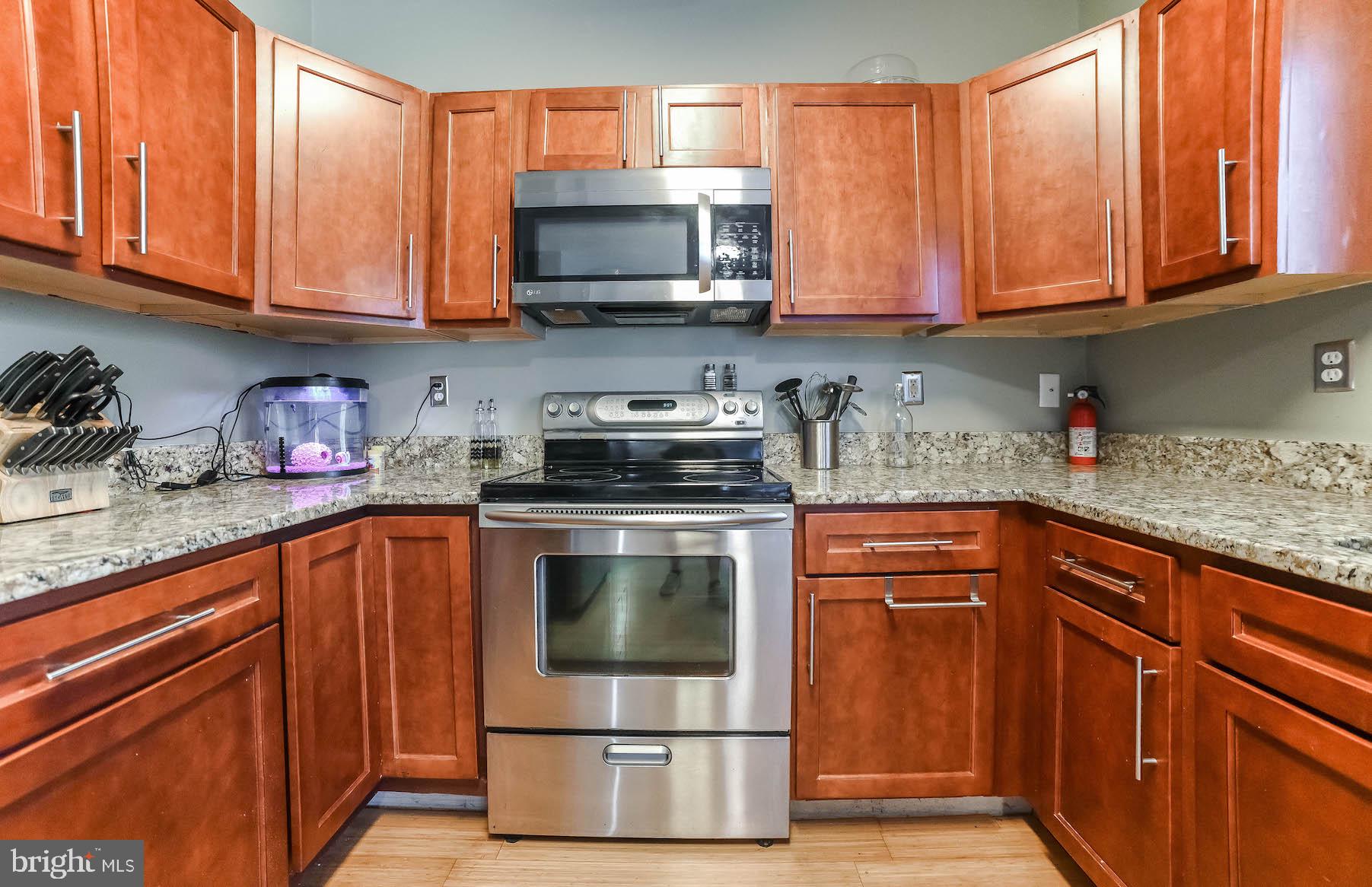 HUNTINGTON NEIGHBORHOOD - Residential