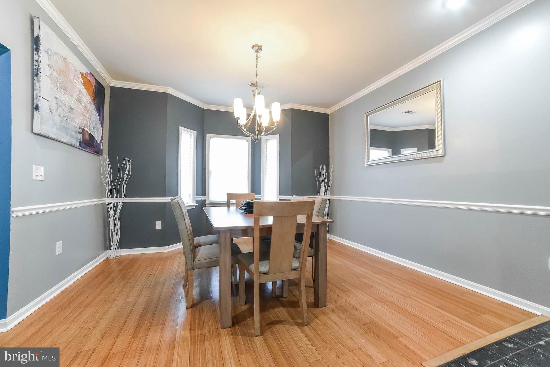 HUNTINGTON NEIGHBORHOOD - Residential