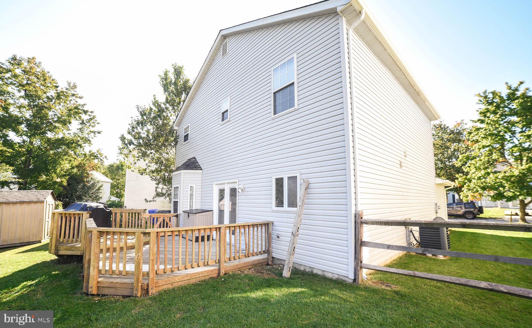 HUNTINGTON NEIGHBORHOOD - Residential