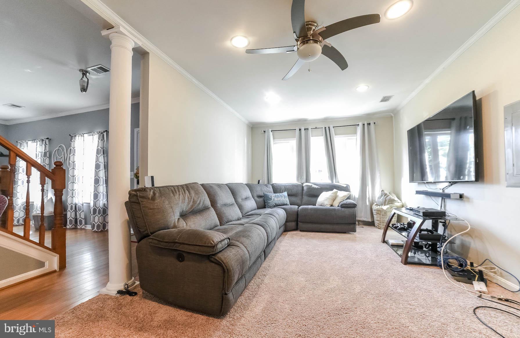 HUNTINGTON NEIGHBORHOOD - Residential