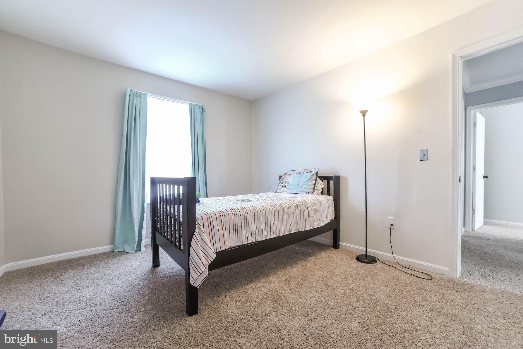 HUNTINGTON NEIGHBORHOOD - Residential