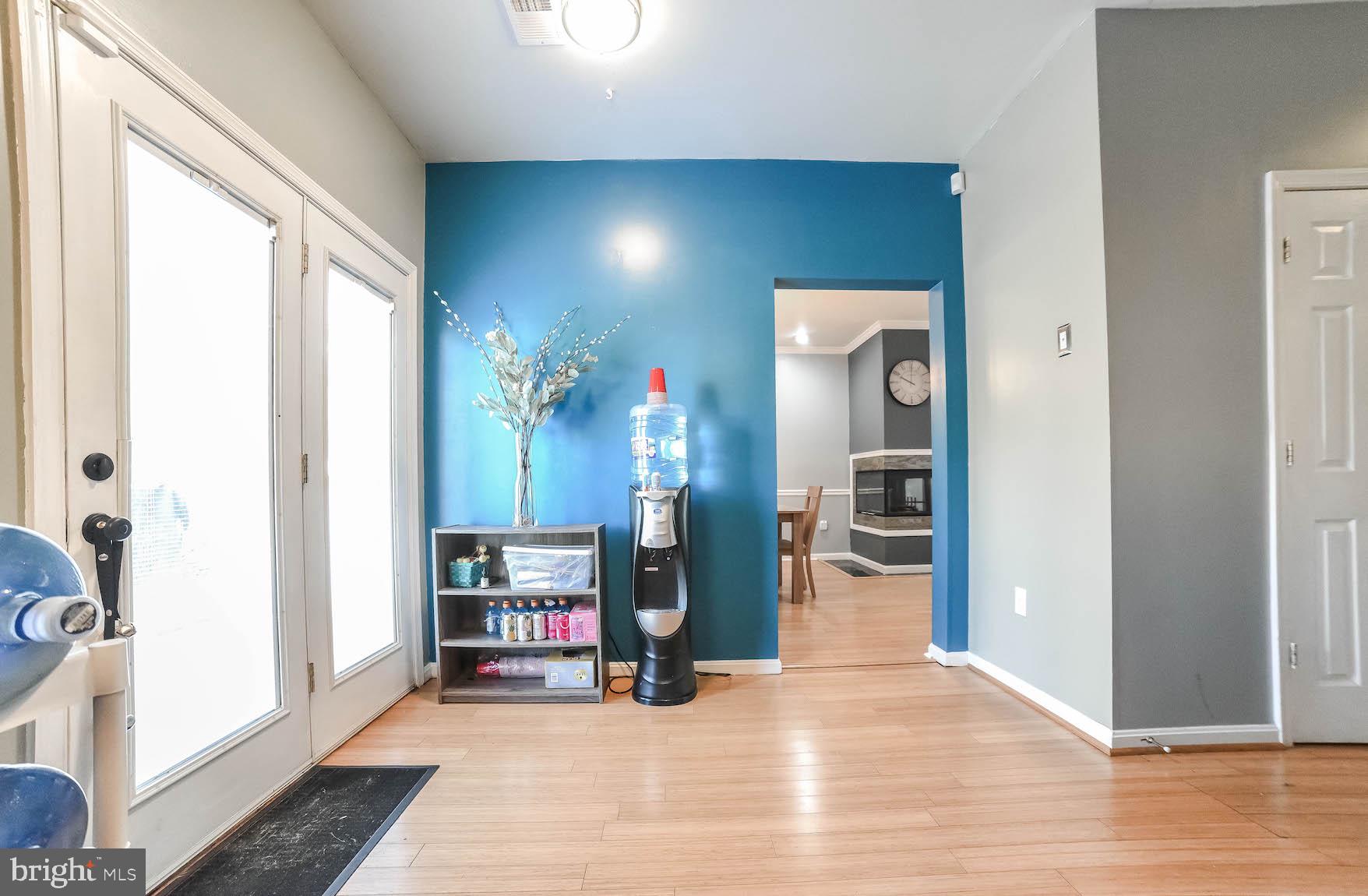 HUNTINGTON NEIGHBORHOOD - Residential