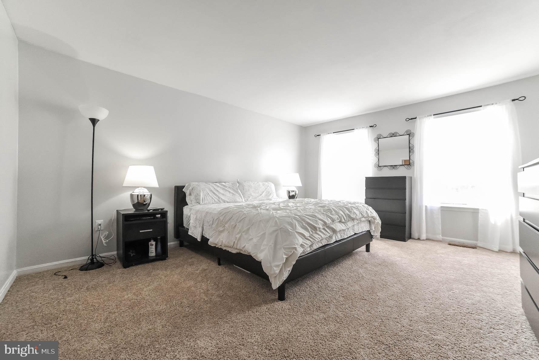 HUNTINGTON NEIGHBORHOOD - Residential