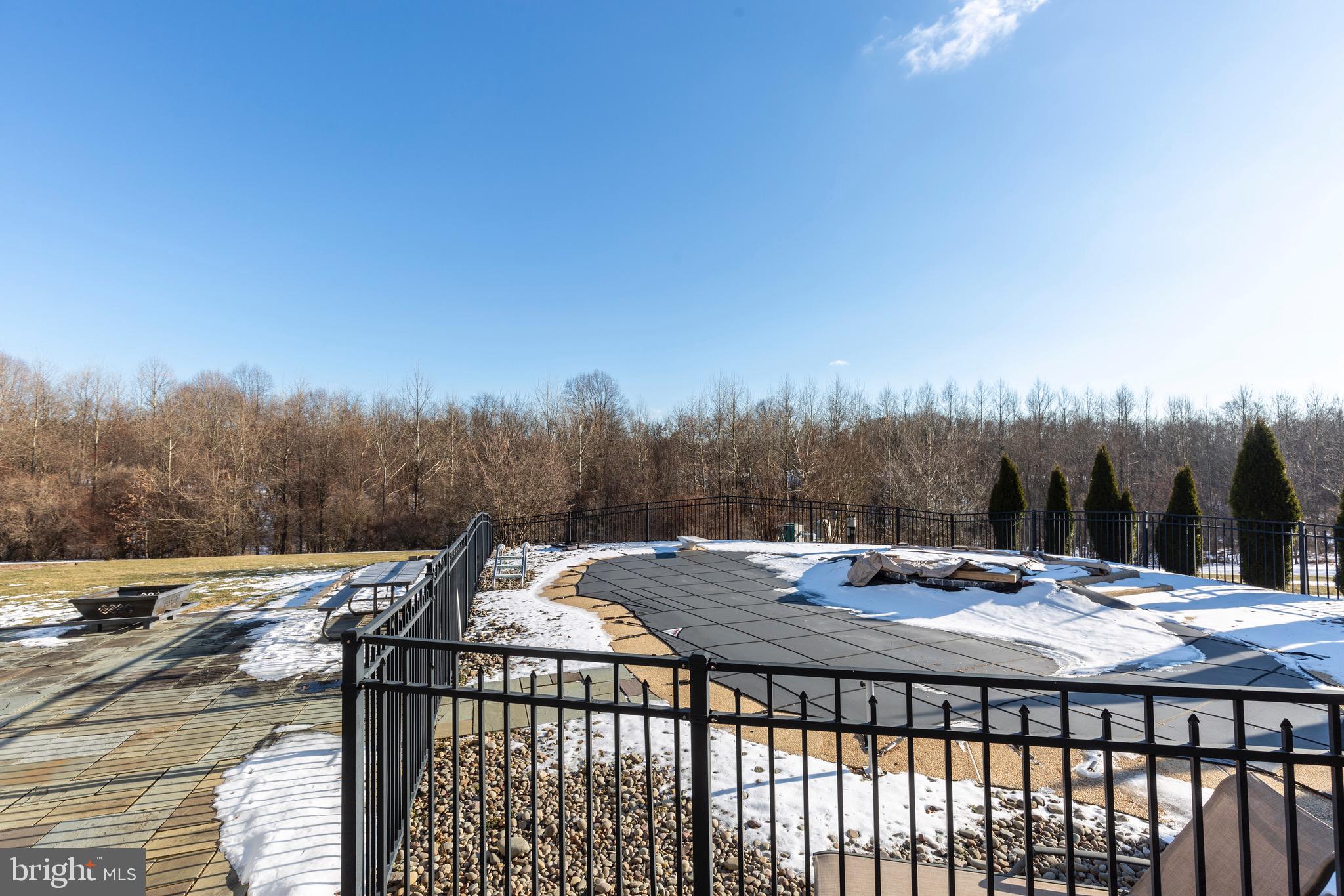 LAKE FOREST - Residential