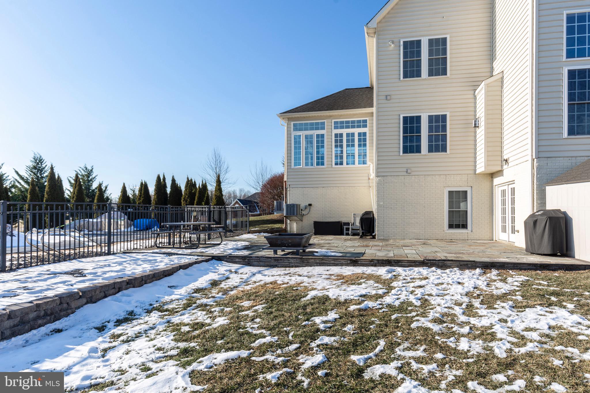 LAKE FOREST - Residential