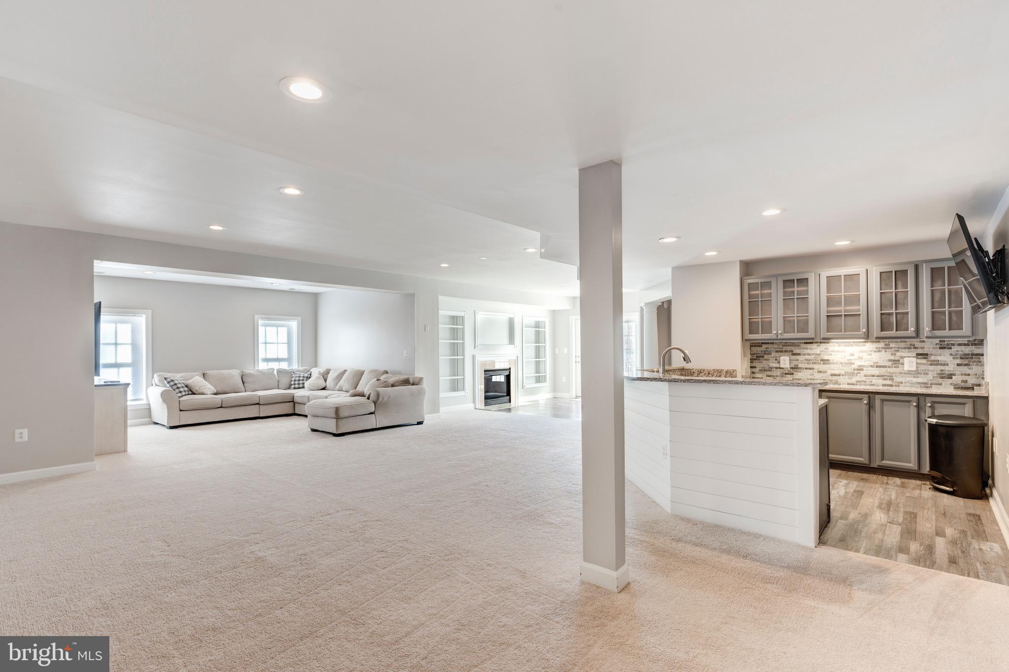 LAKE FOREST - Residential