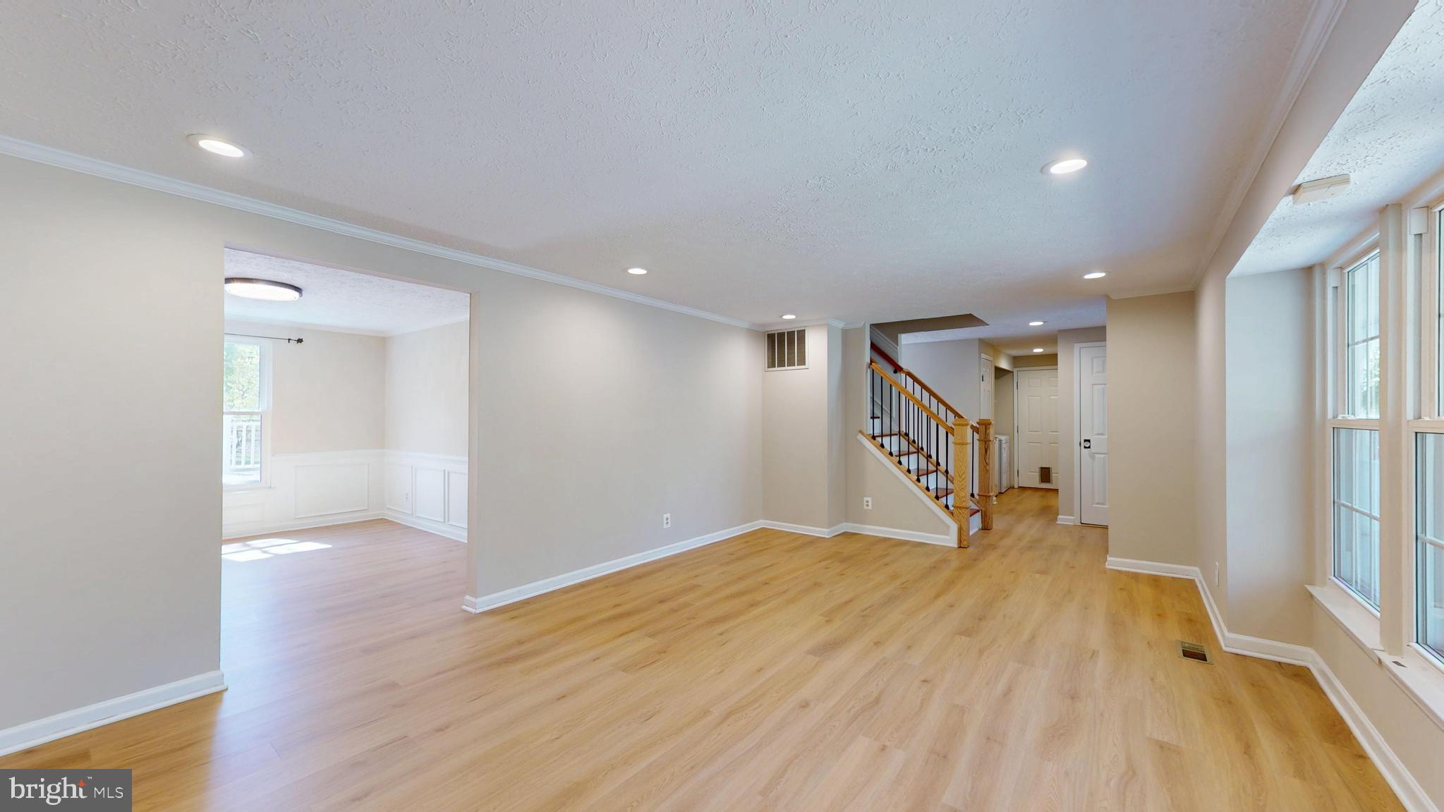 17 COVENTRY CIRCLE W