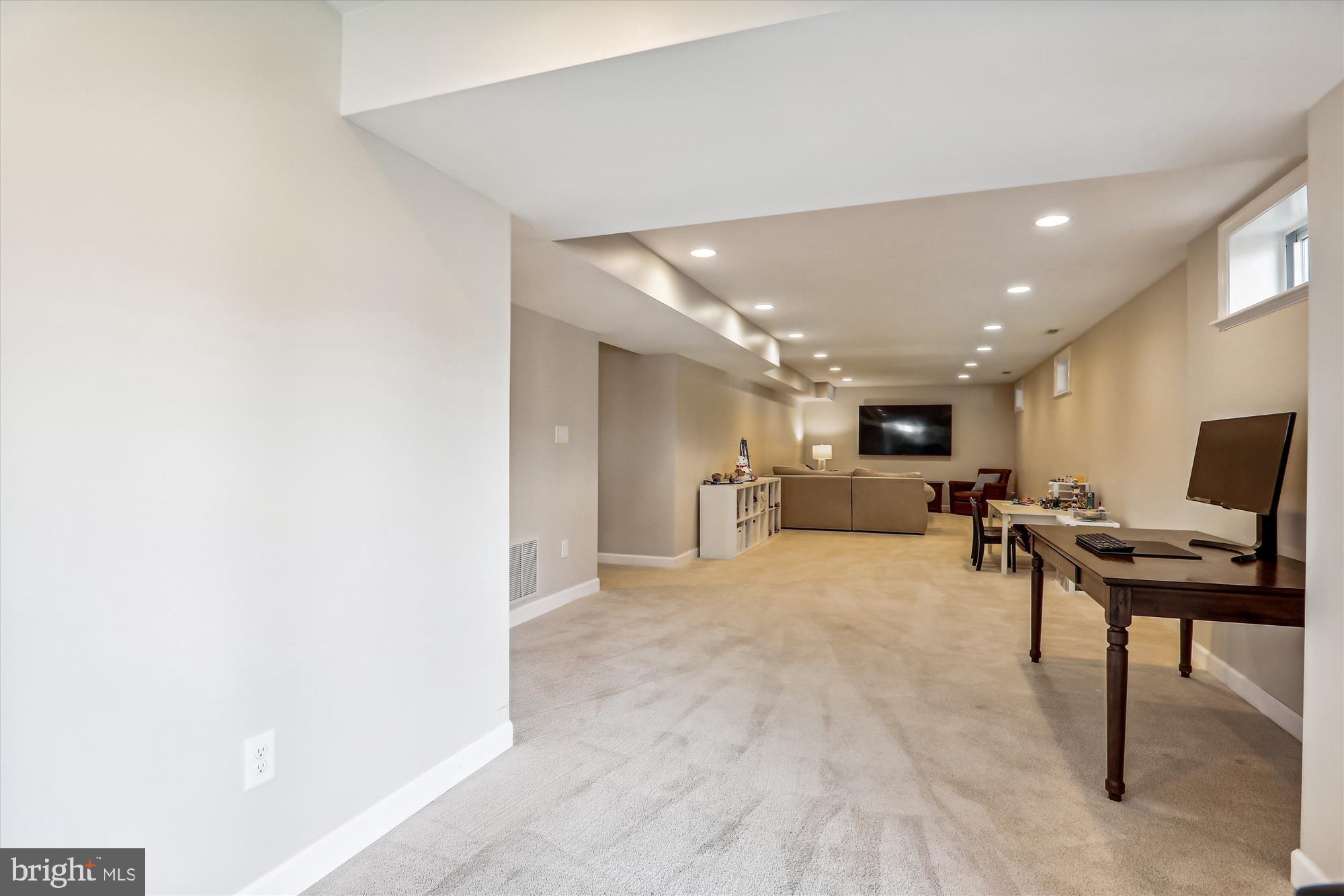 KENSINGTON HEIGHTS - Residential