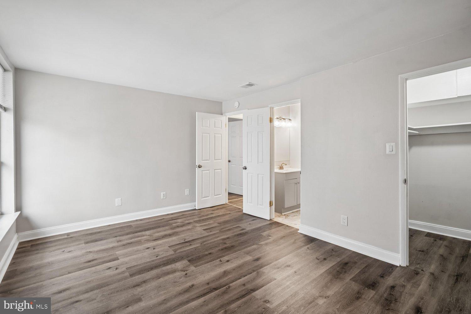 HUNTLEY SQUARE CONDOMINIUMS - Residential