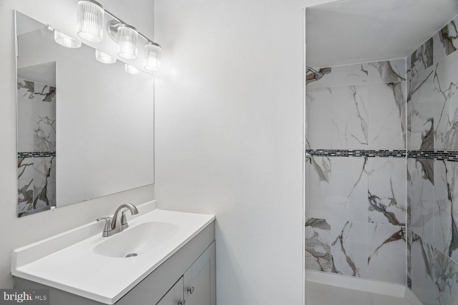 HUNTLEY SQUARE CONDOMINIUMS - Residential