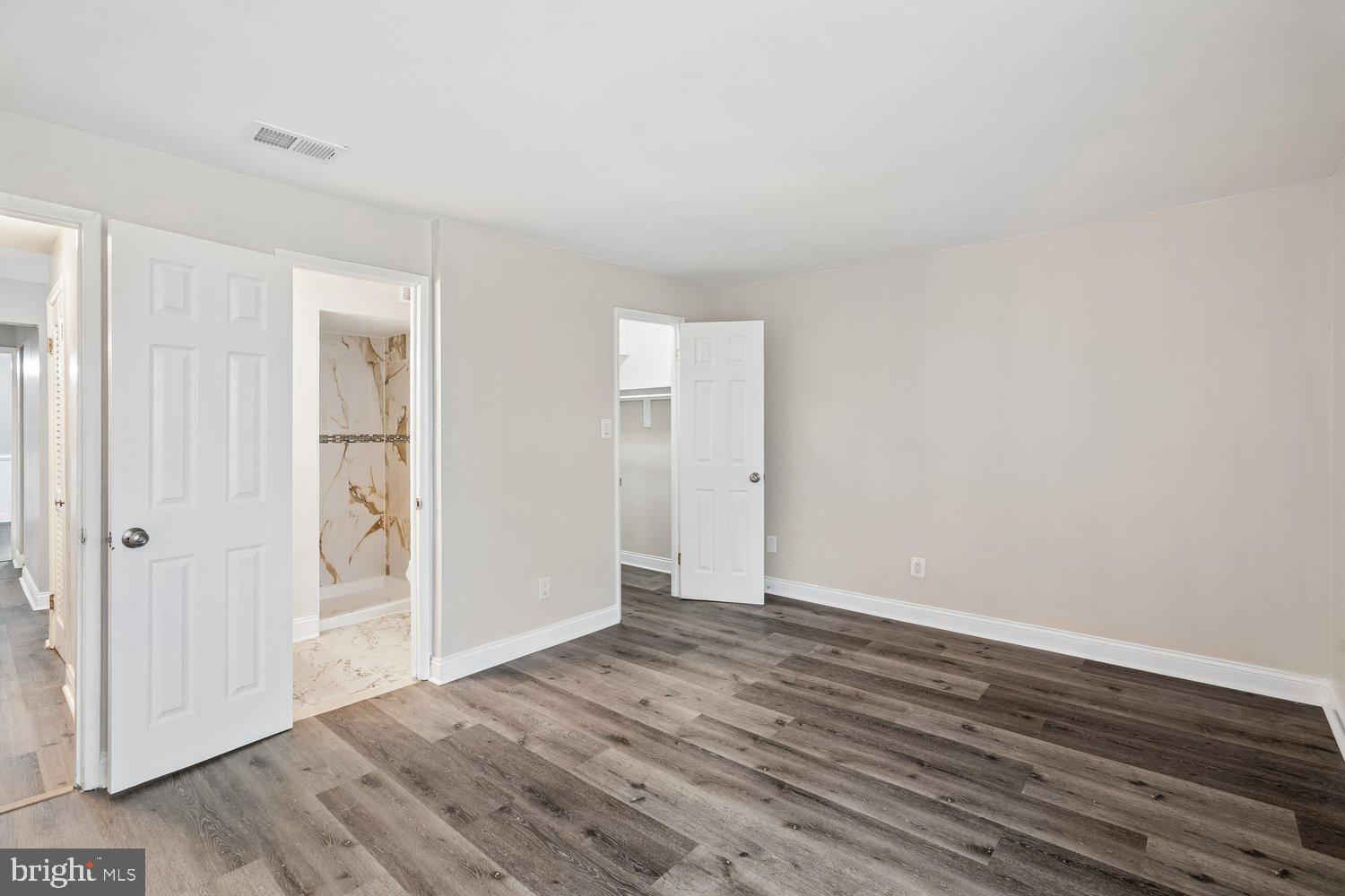 HUNTLEY SQUARE CONDOMINIUMS - Residential