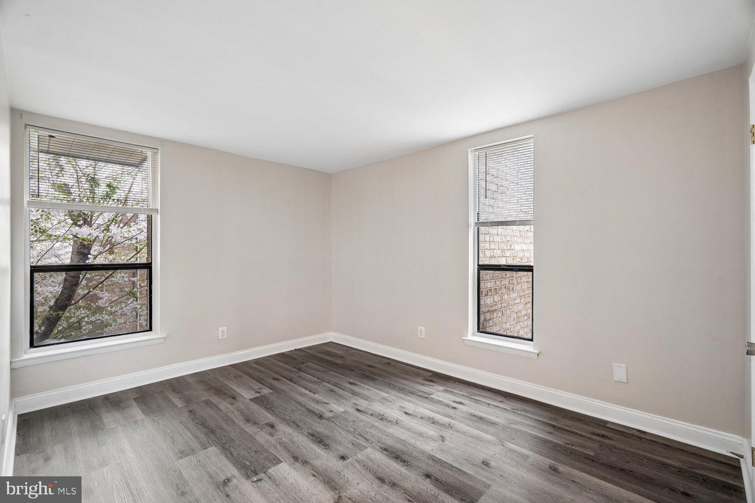 HUNTLEY SQUARE CONDOMINIUMS - Residential