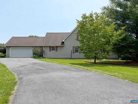 Homes For Sale - 13 Logan Ln Ln<br/> FISHERSVILLE, VA 22939