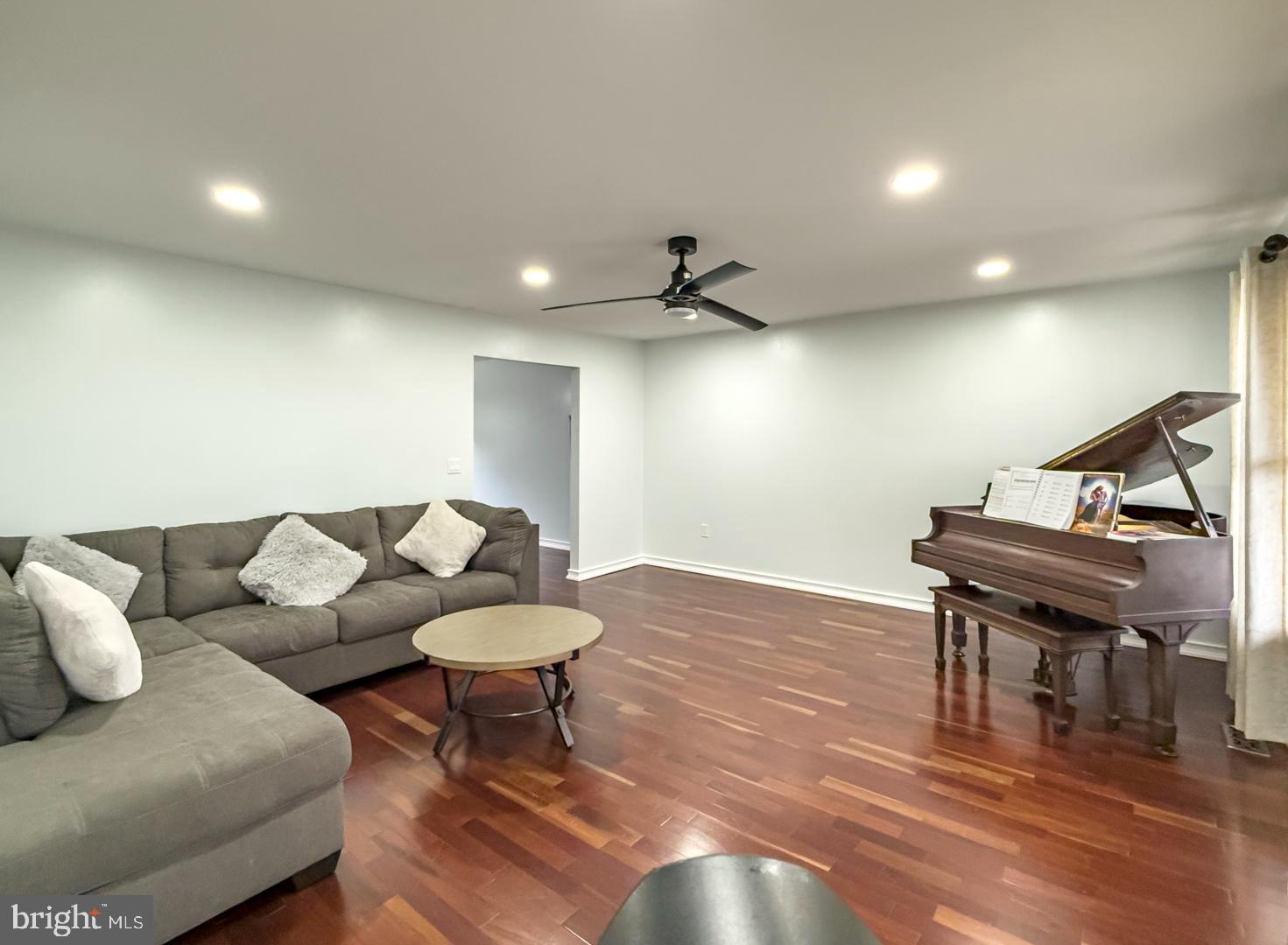 RIVERS BEND - Residential