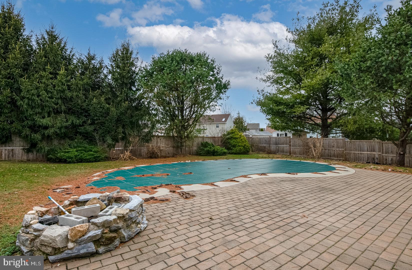 RIVERS BEND - Residential