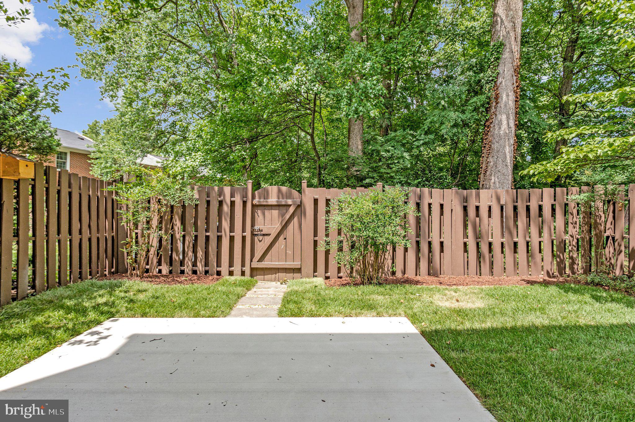 8346 GLASTONBURY COURT