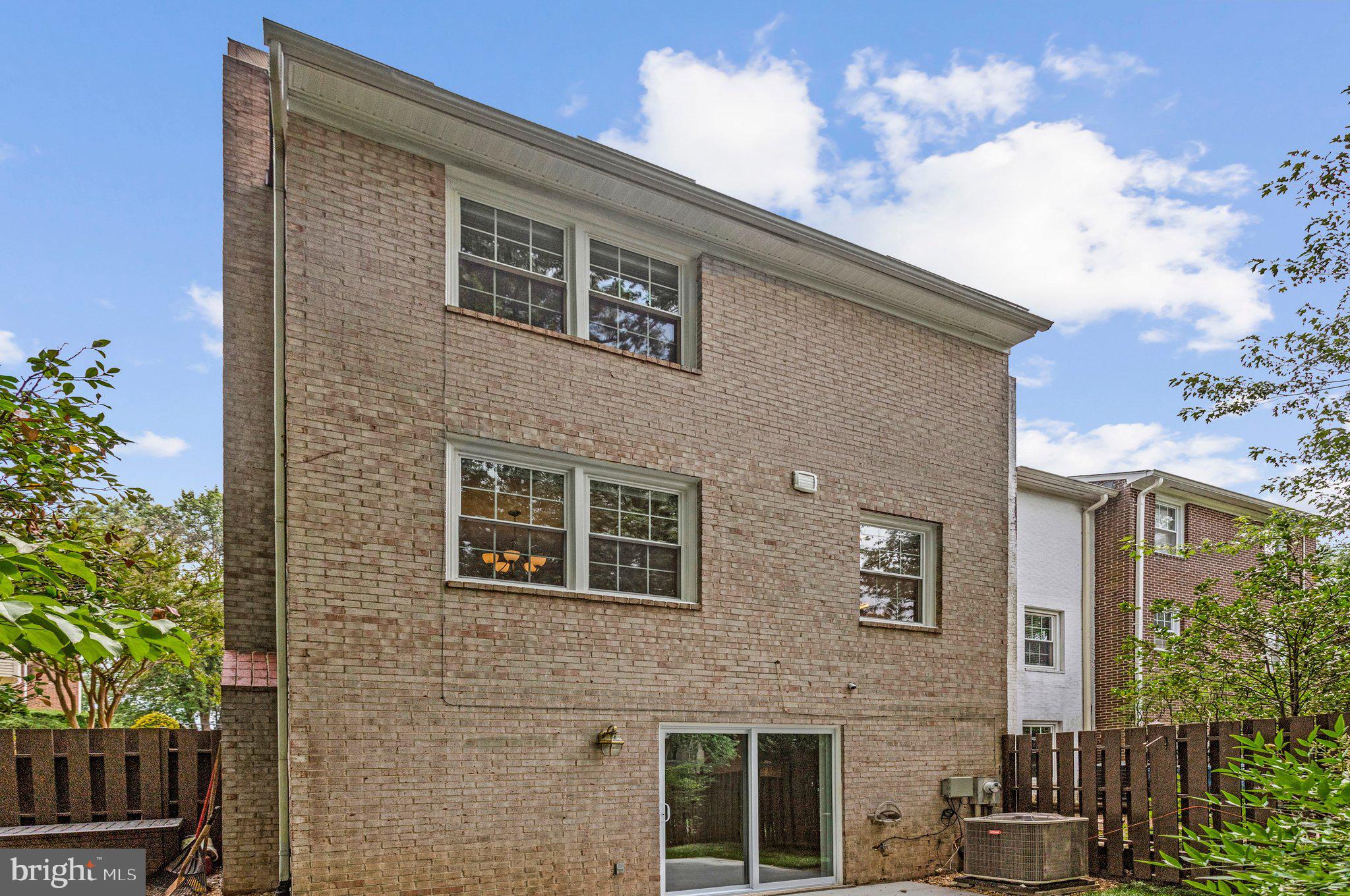 8346 GLASTONBURY COURT