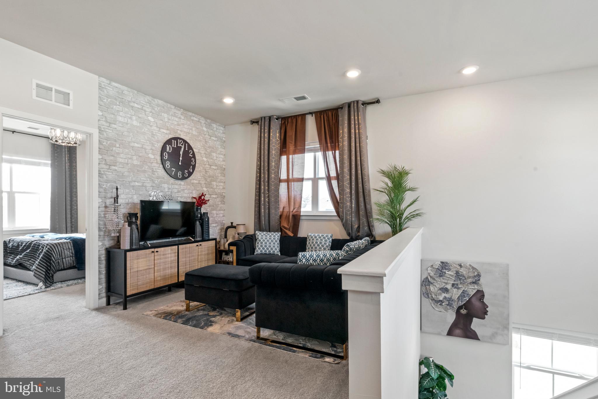 SENSENY VILLAGE - Residential