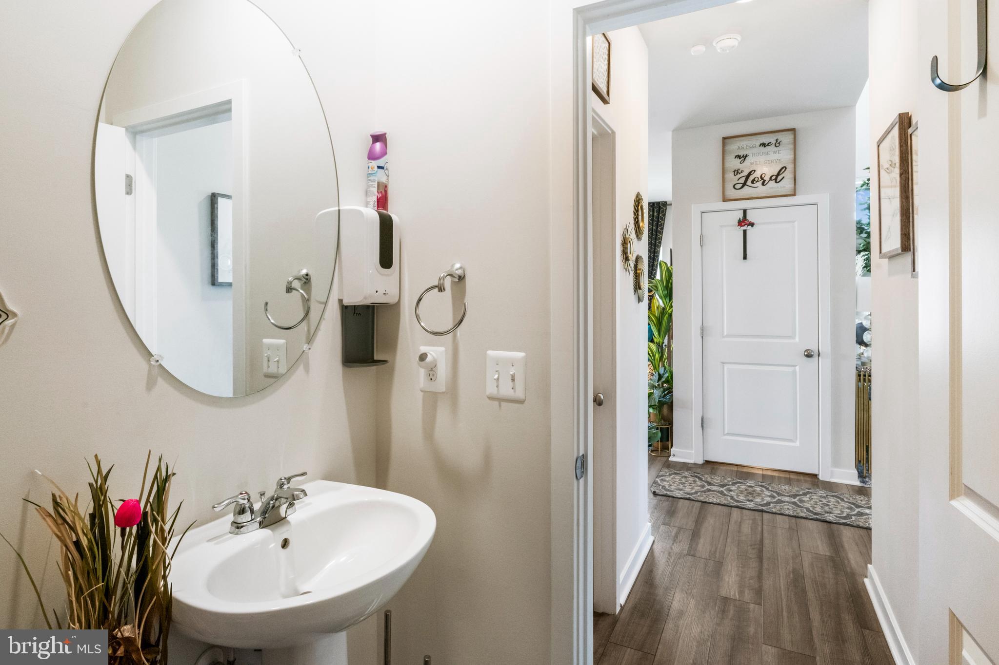 SENSENY VILLAGE - Residential