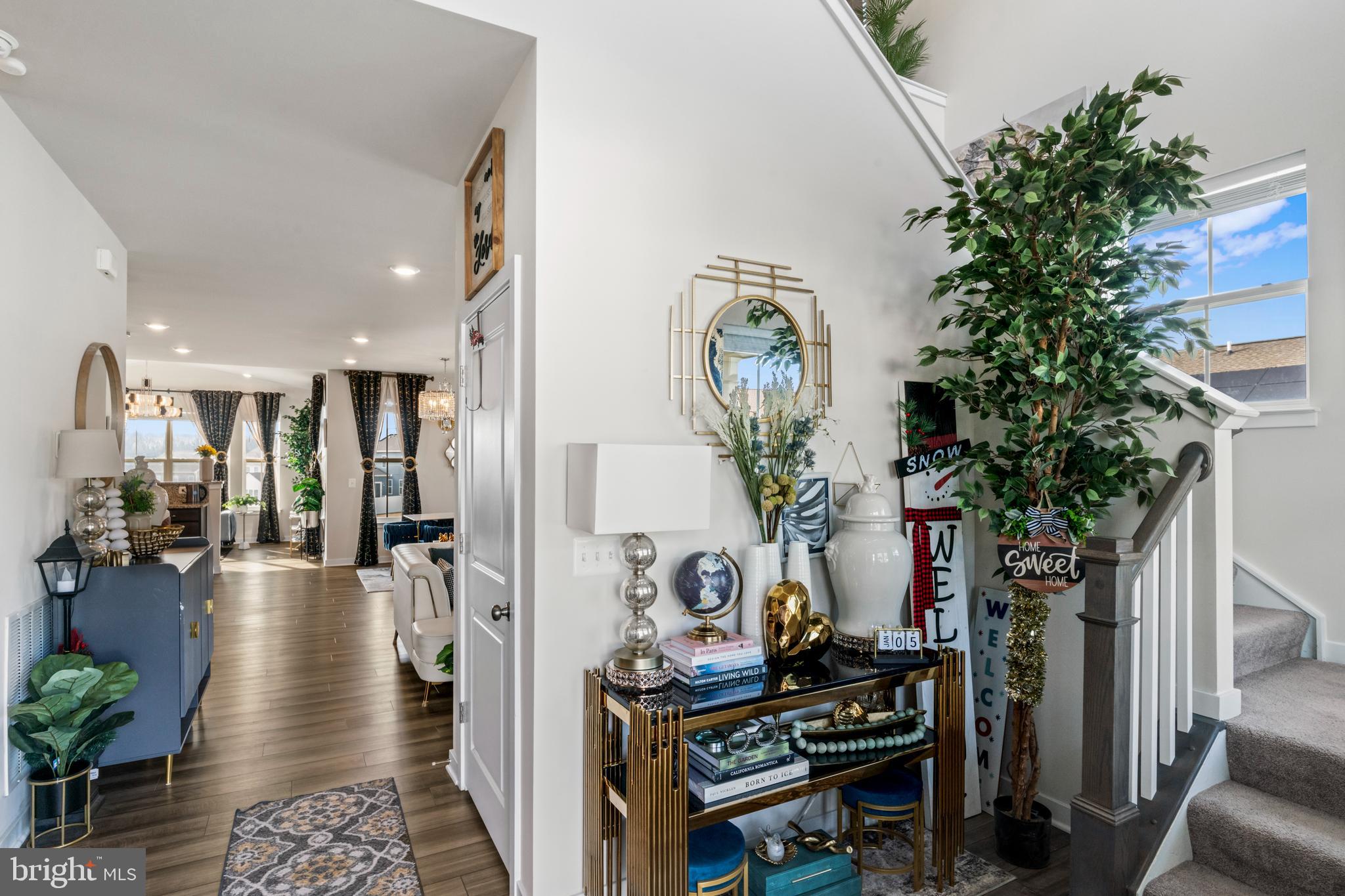 SENSENY VILLAGE - Residential