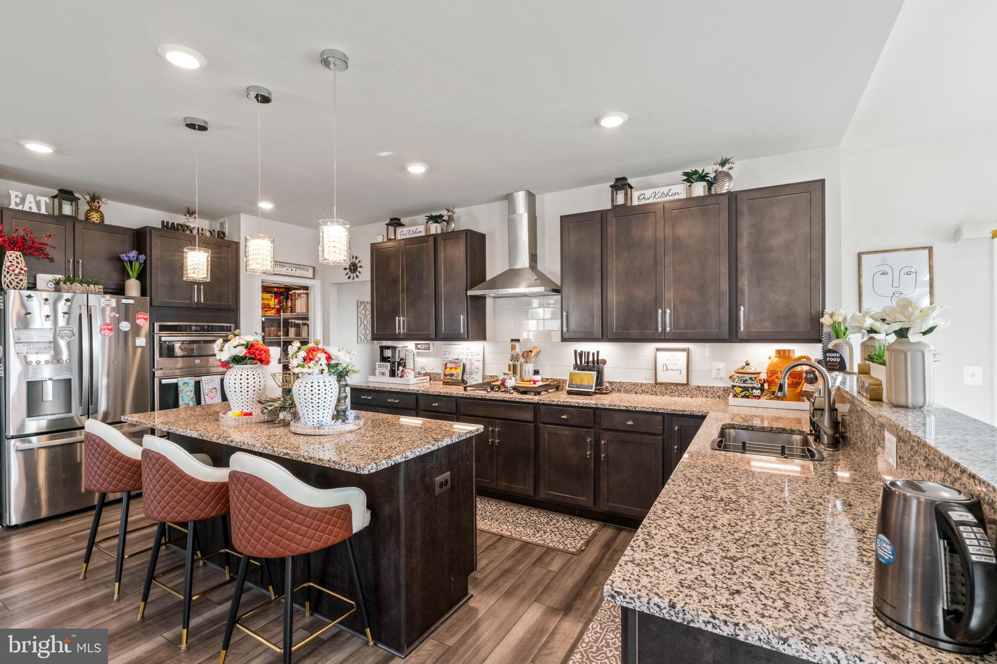 SENSENY VILLAGE - Residential