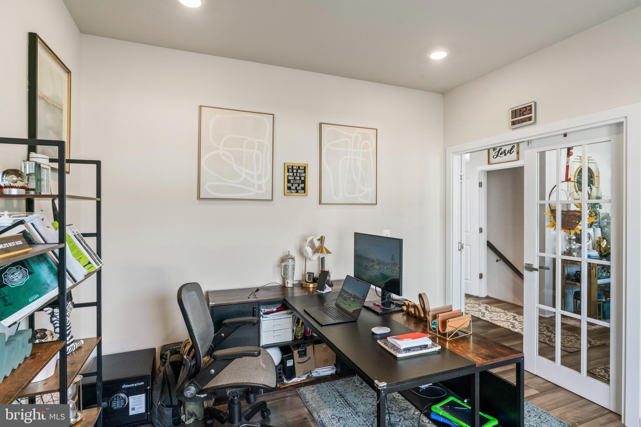 SENSENY VILLAGE - Residential