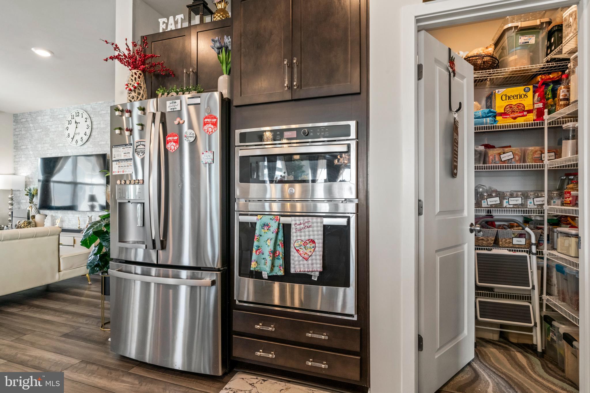 SENSENY VILLAGE - Residential