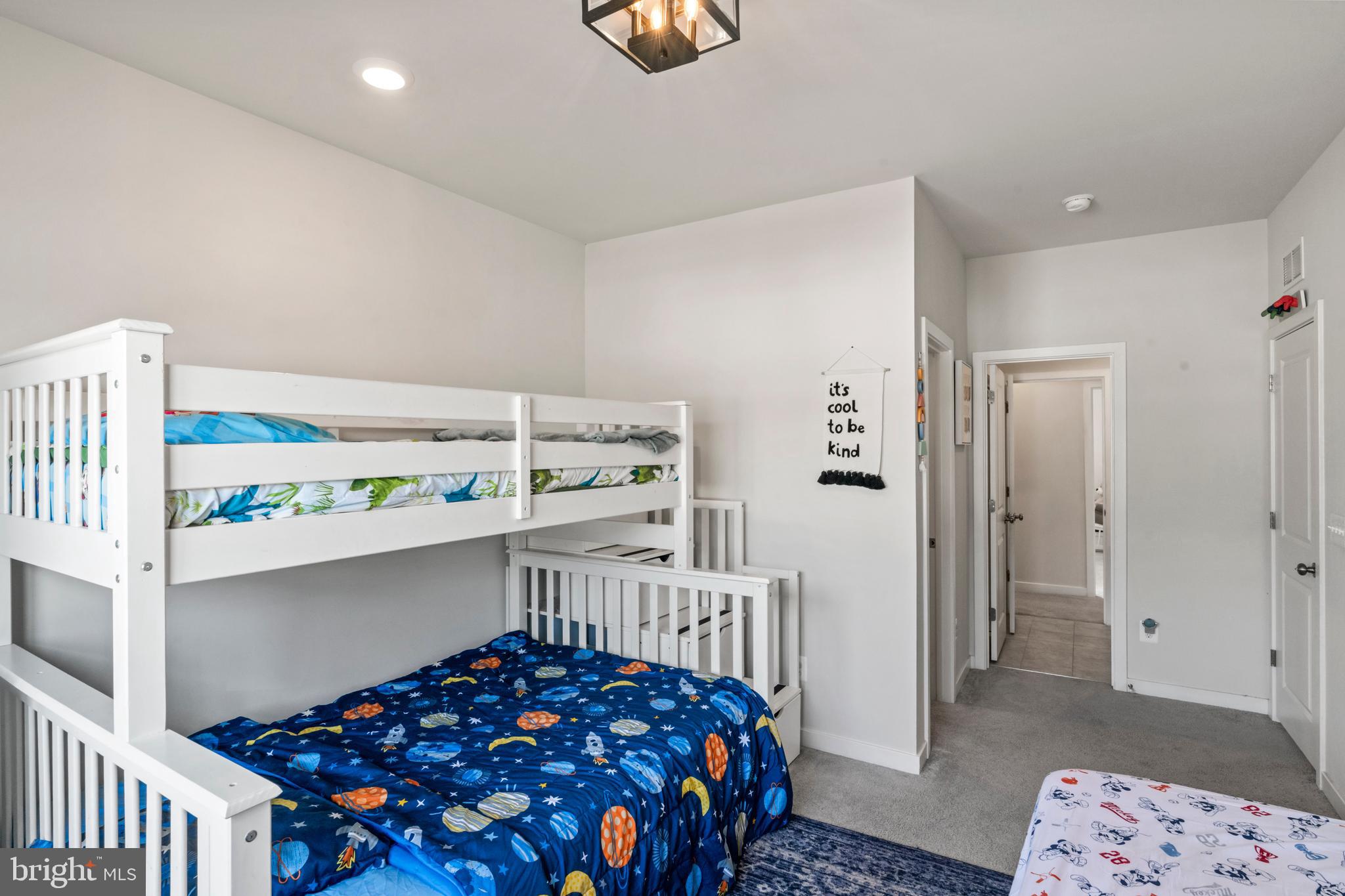 SENSENY VILLAGE - Residential