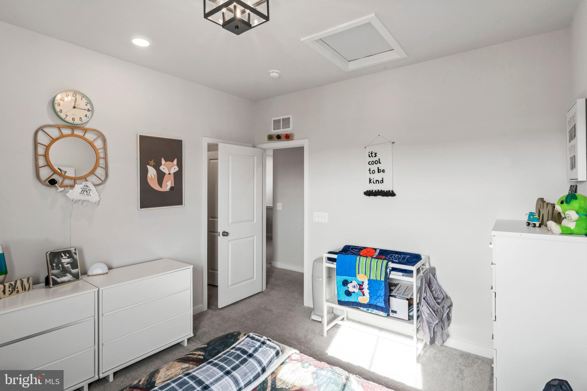 SENSENY VILLAGE - Residential