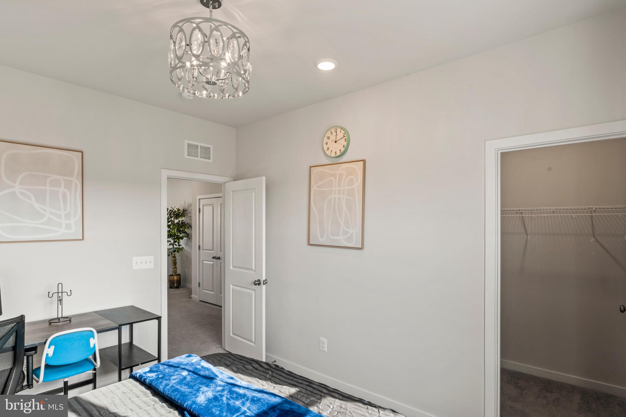 SENSENY VILLAGE - Residential