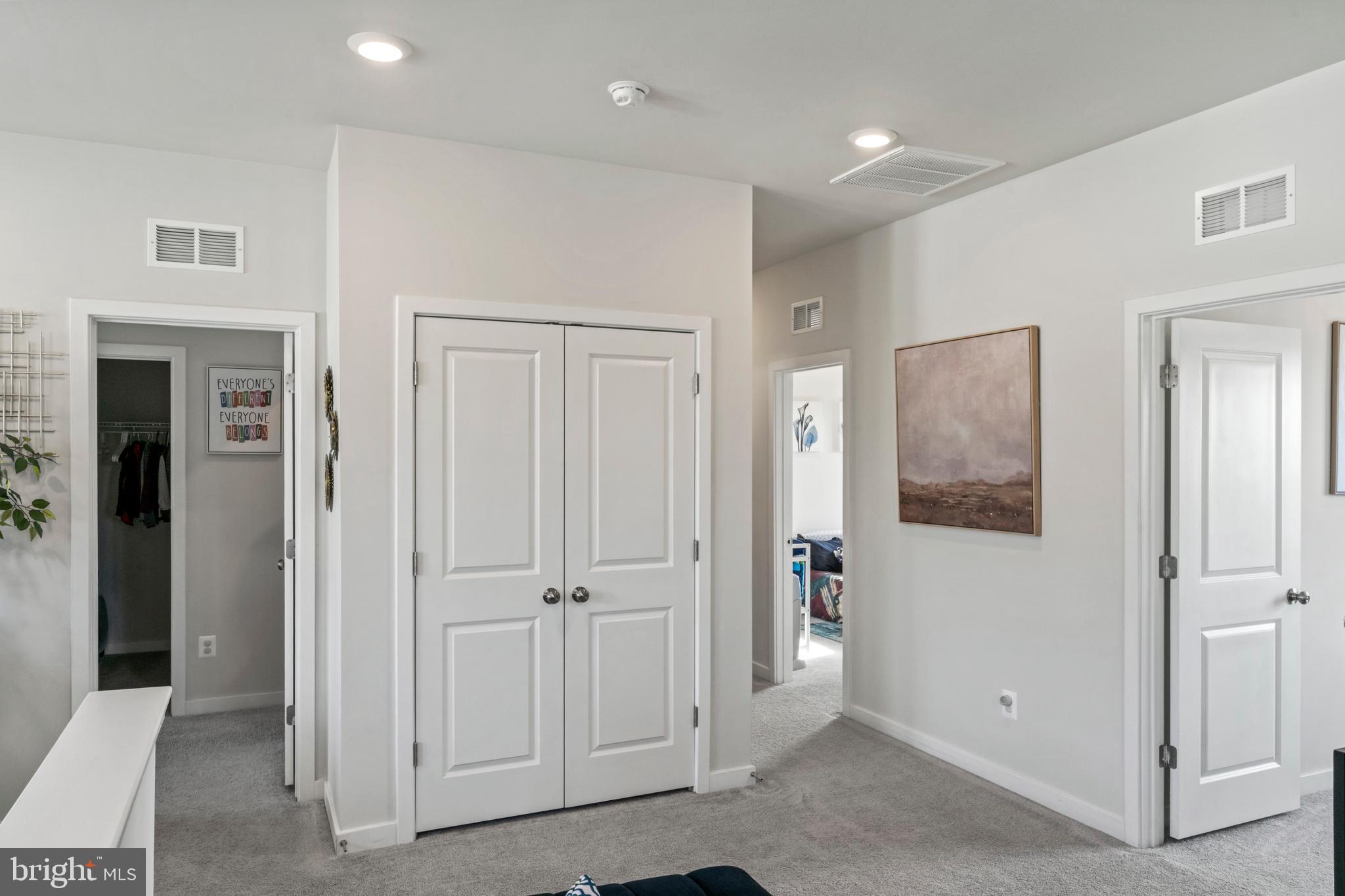 SENSENY VILLAGE - Residential