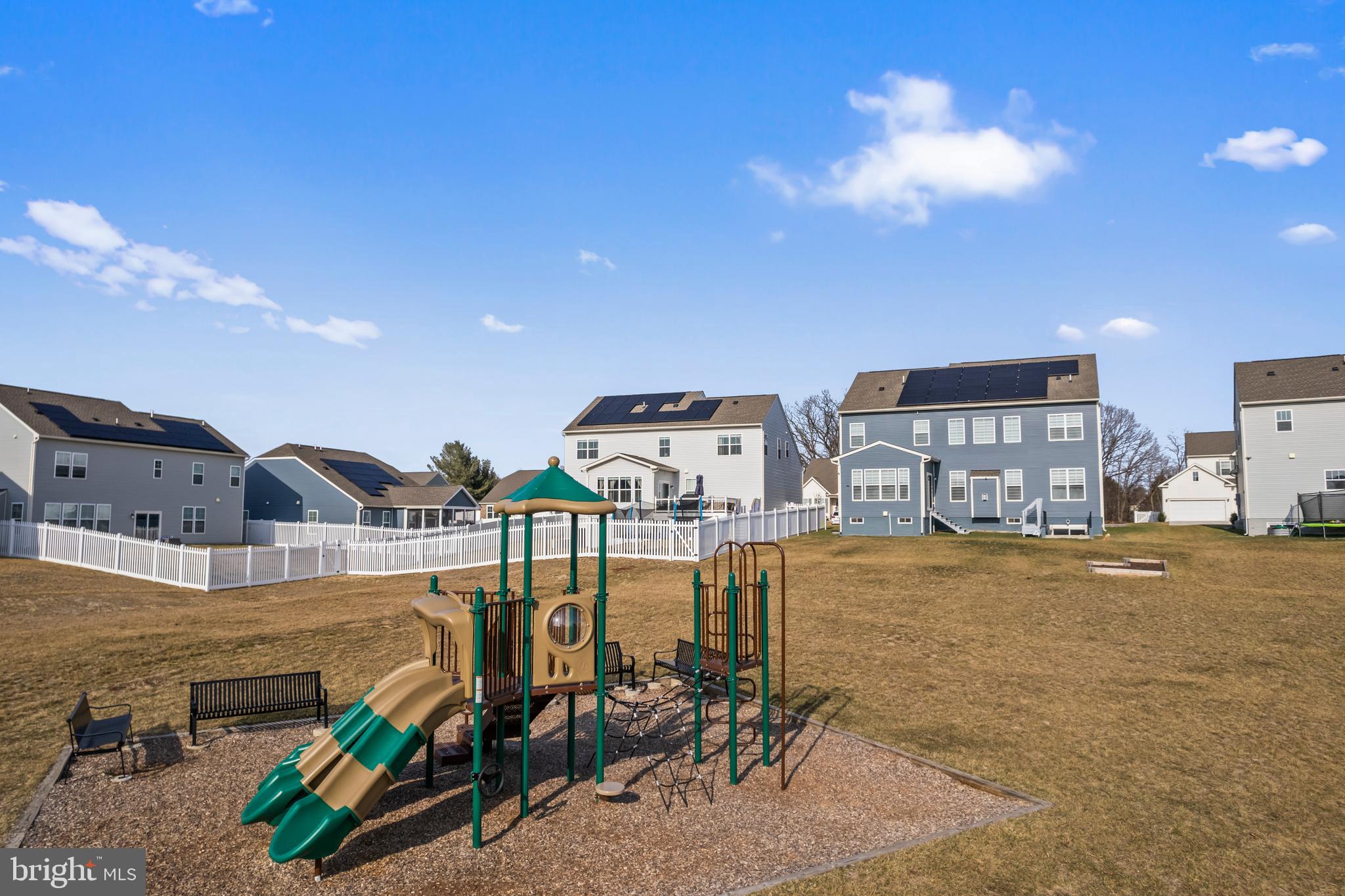 SENSENY VILLAGE - Residential