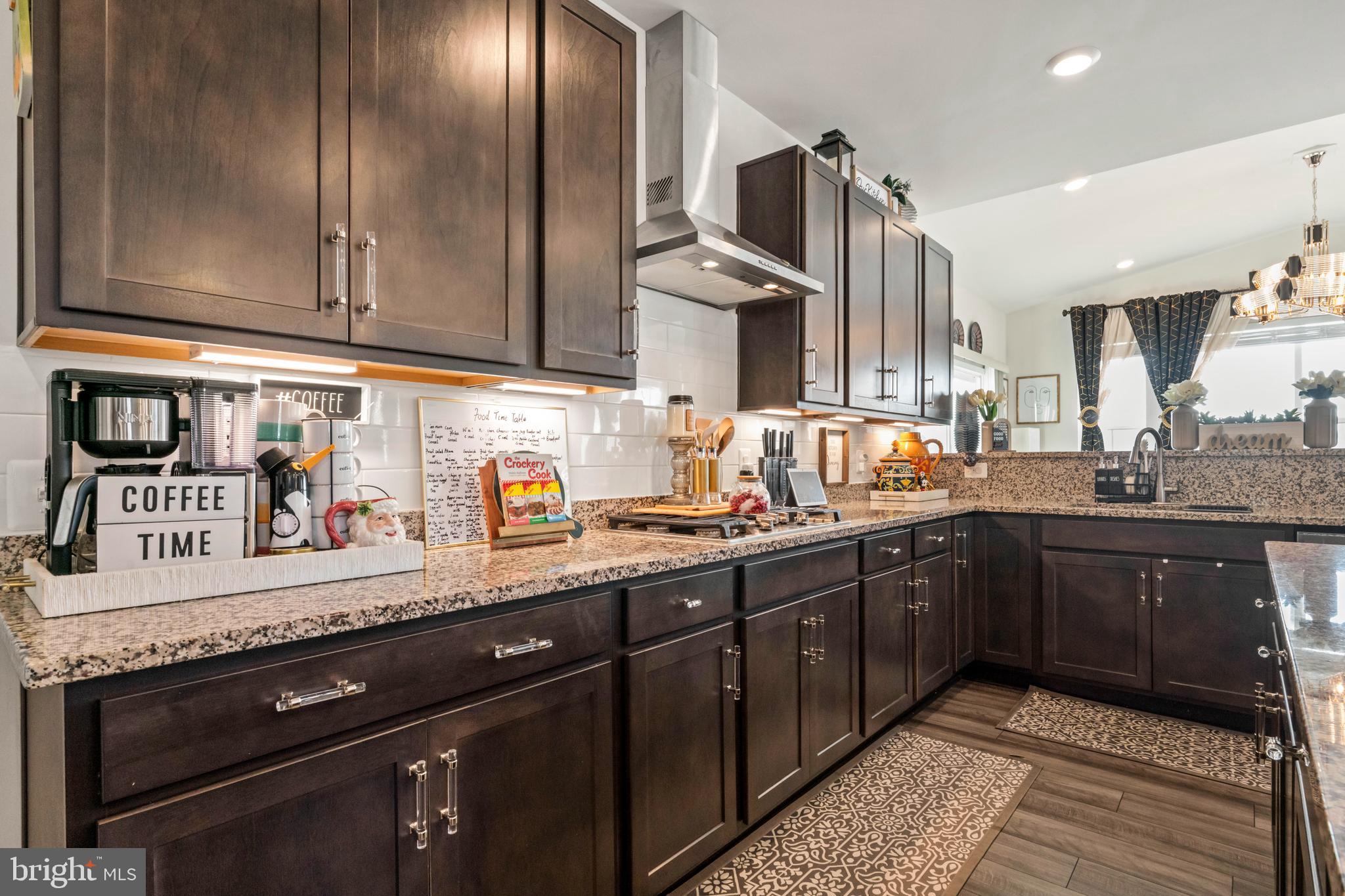 SENSENY VILLAGE - Residential