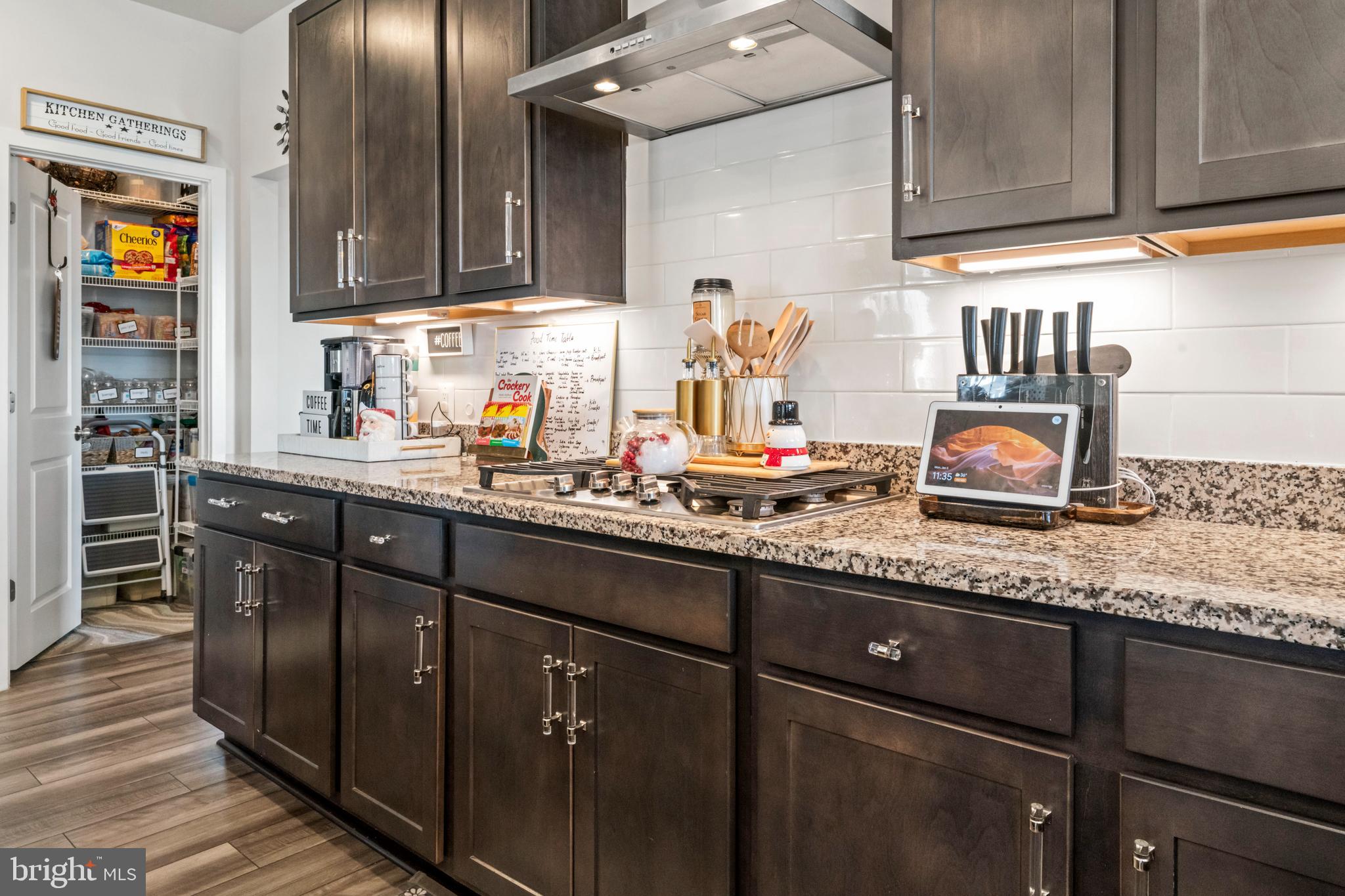 SENSENY VILLAGE - Residential