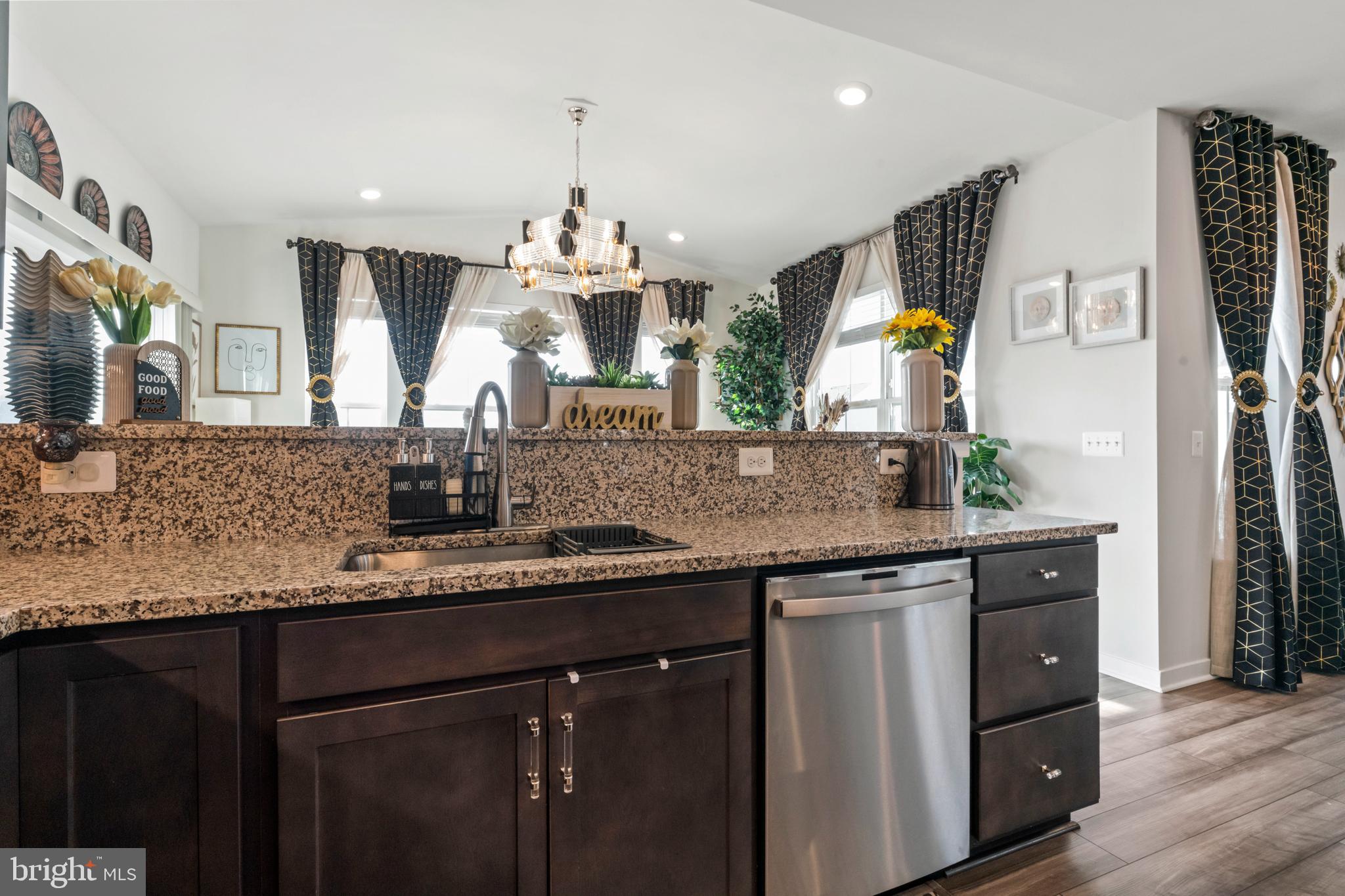 SENSENY VILLAGE - Residential