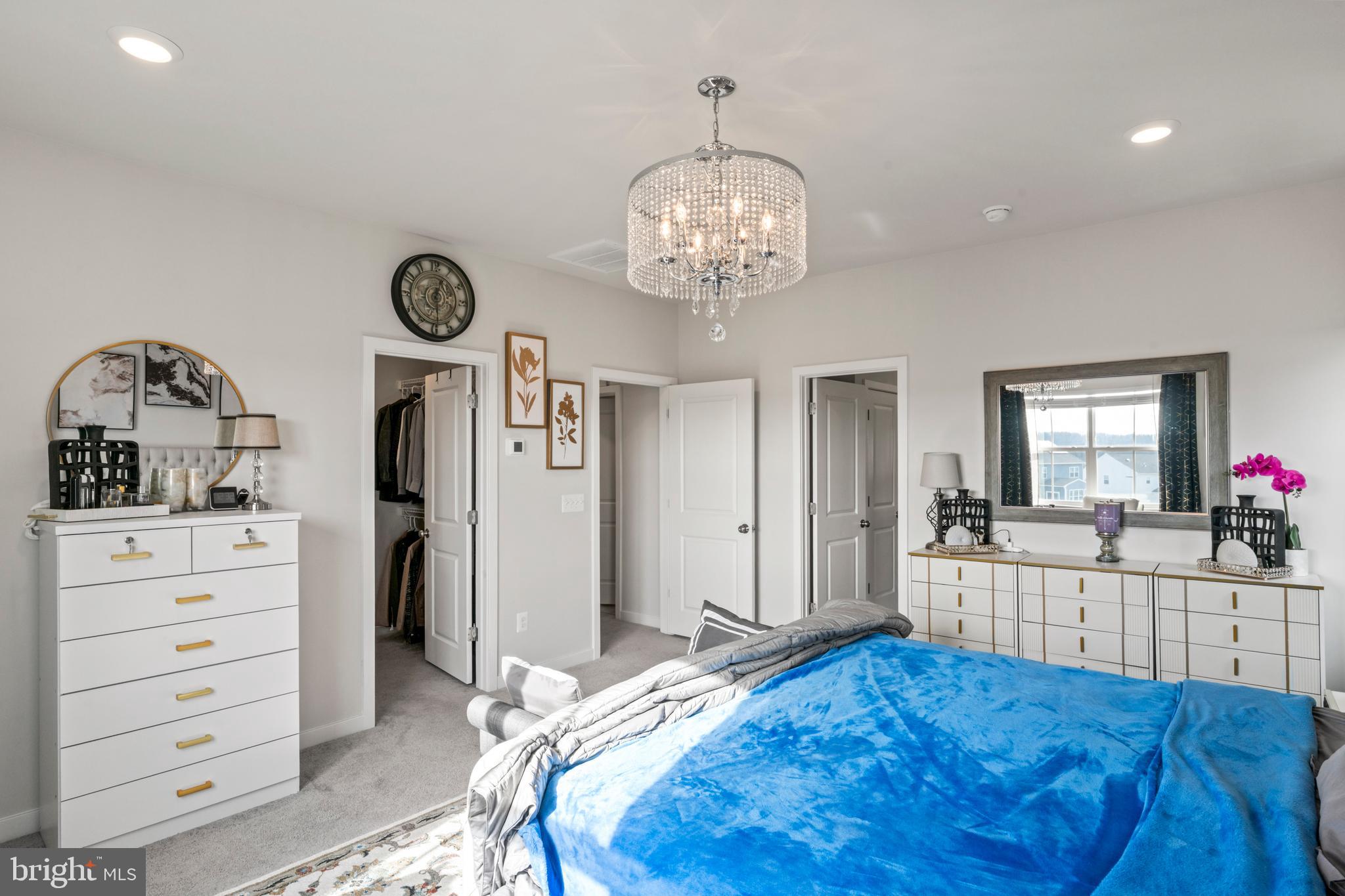 SENSENY VILLAGE - Residential