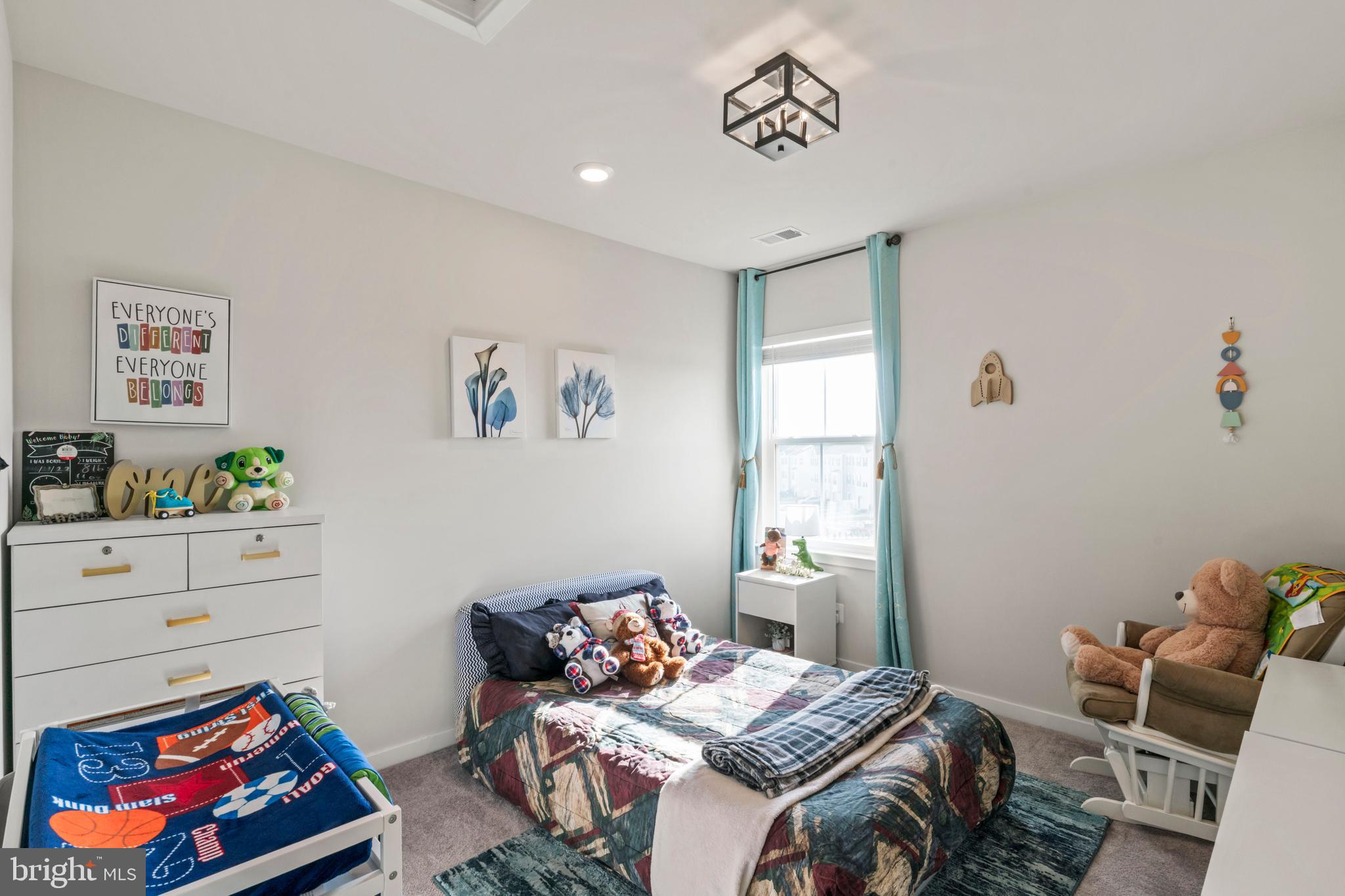 SENSENY VILLAGE - Residential