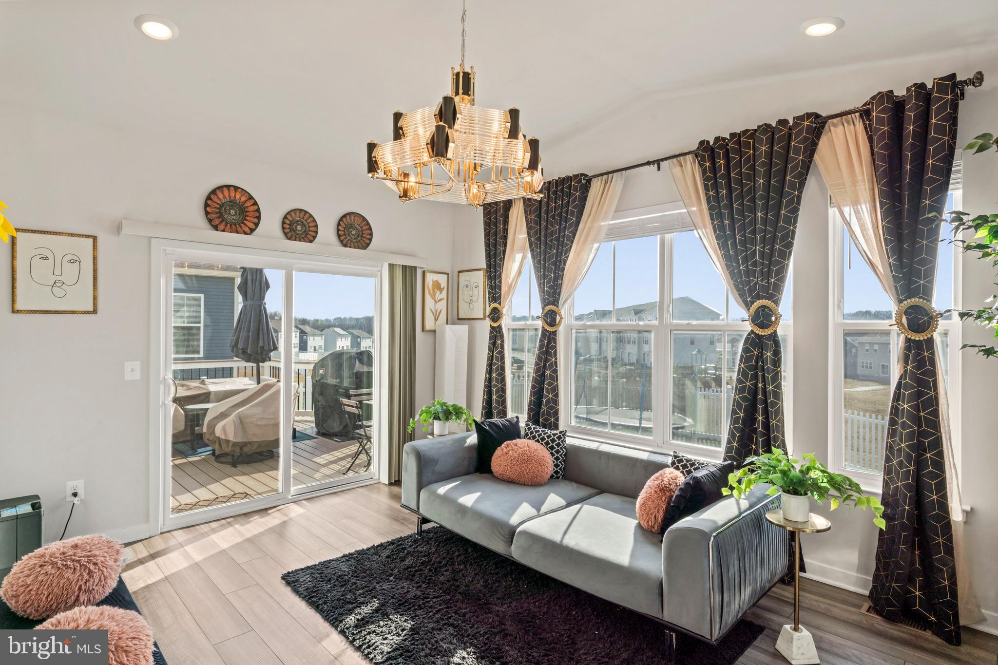 SENSENY VILLAGE - Residential