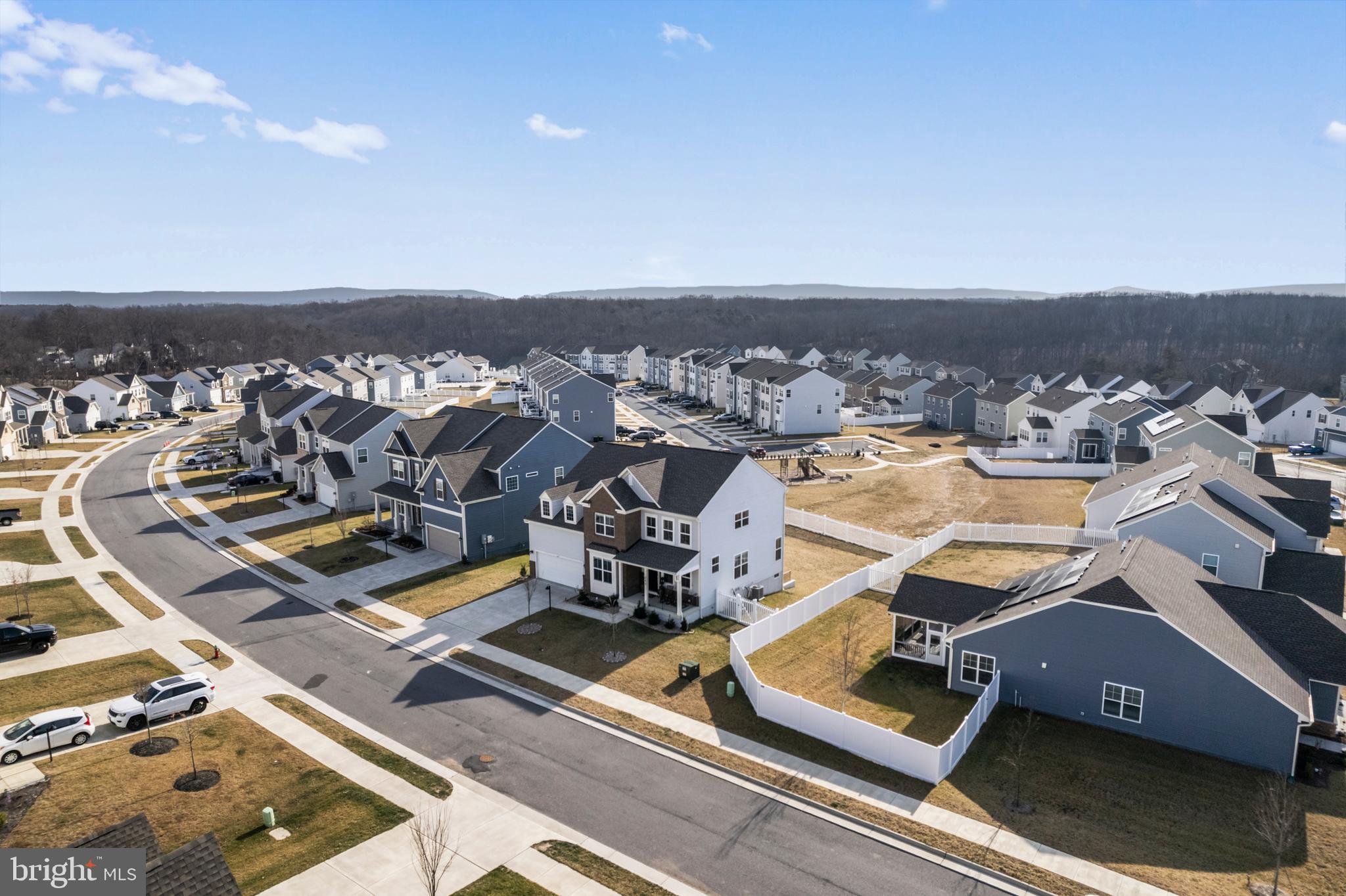 SENSENY VILLAGE - Residential