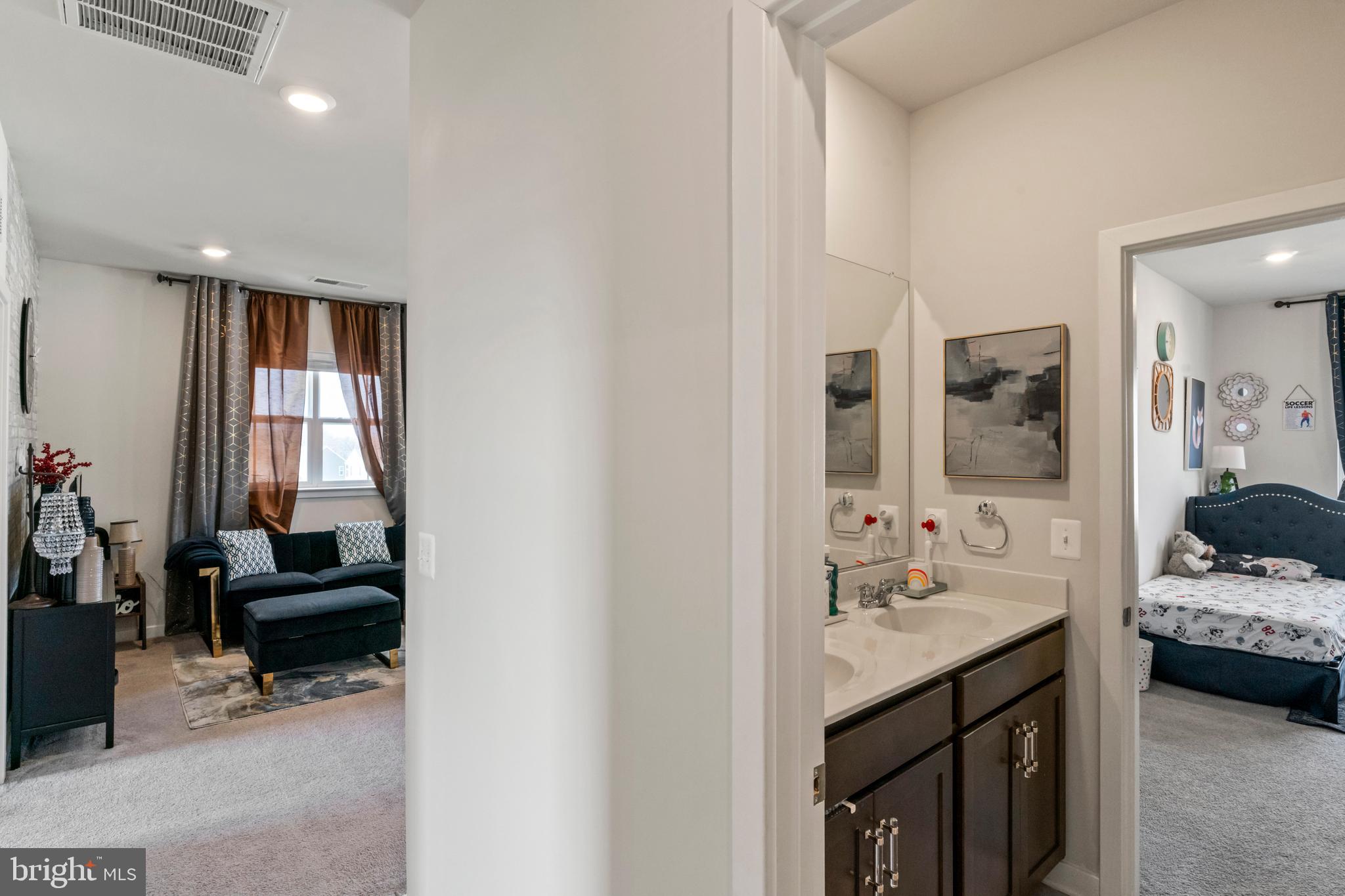 SENSENY VILLAGE - Residential