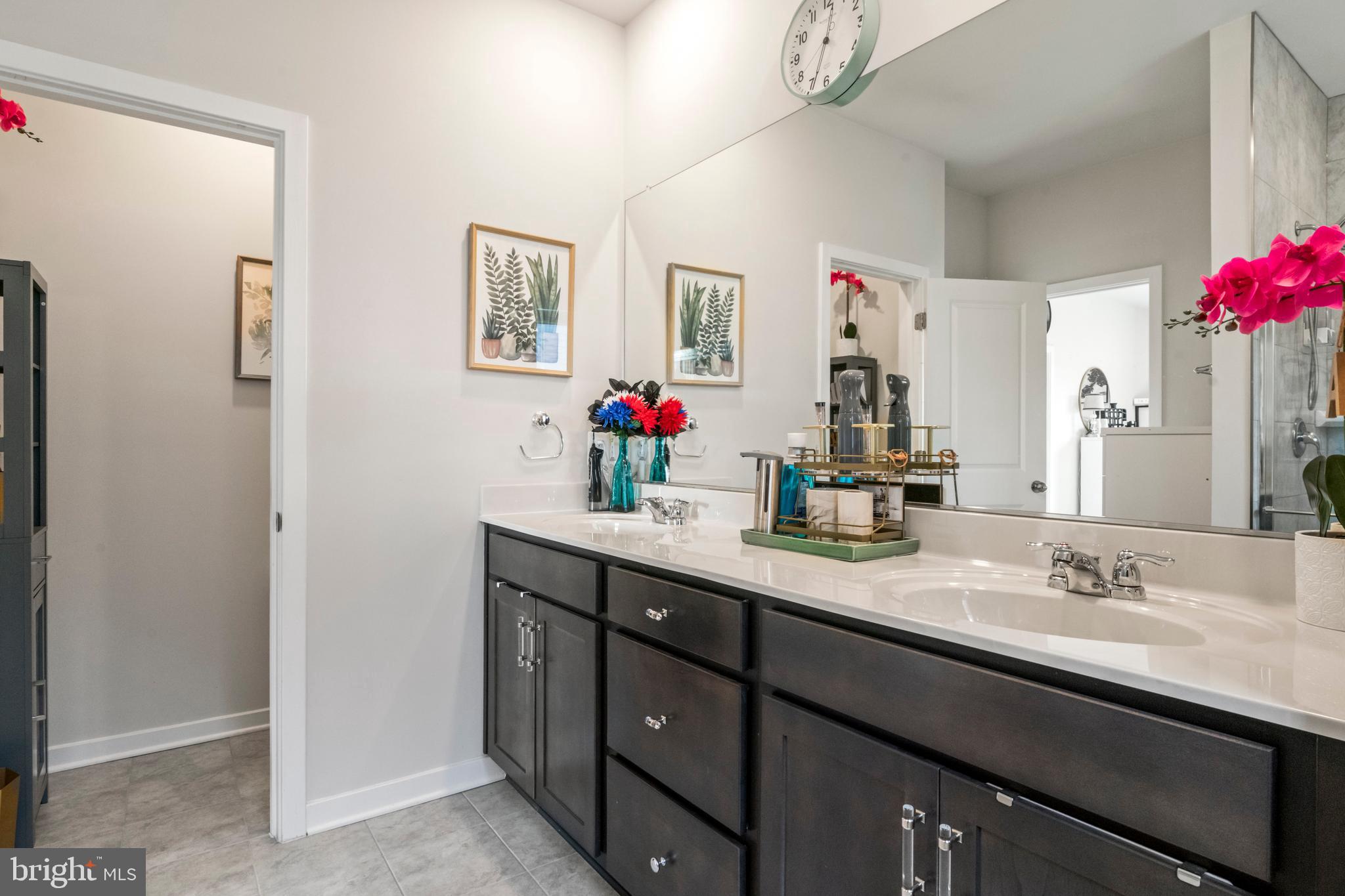 SENSENY VILLAGE - Residential