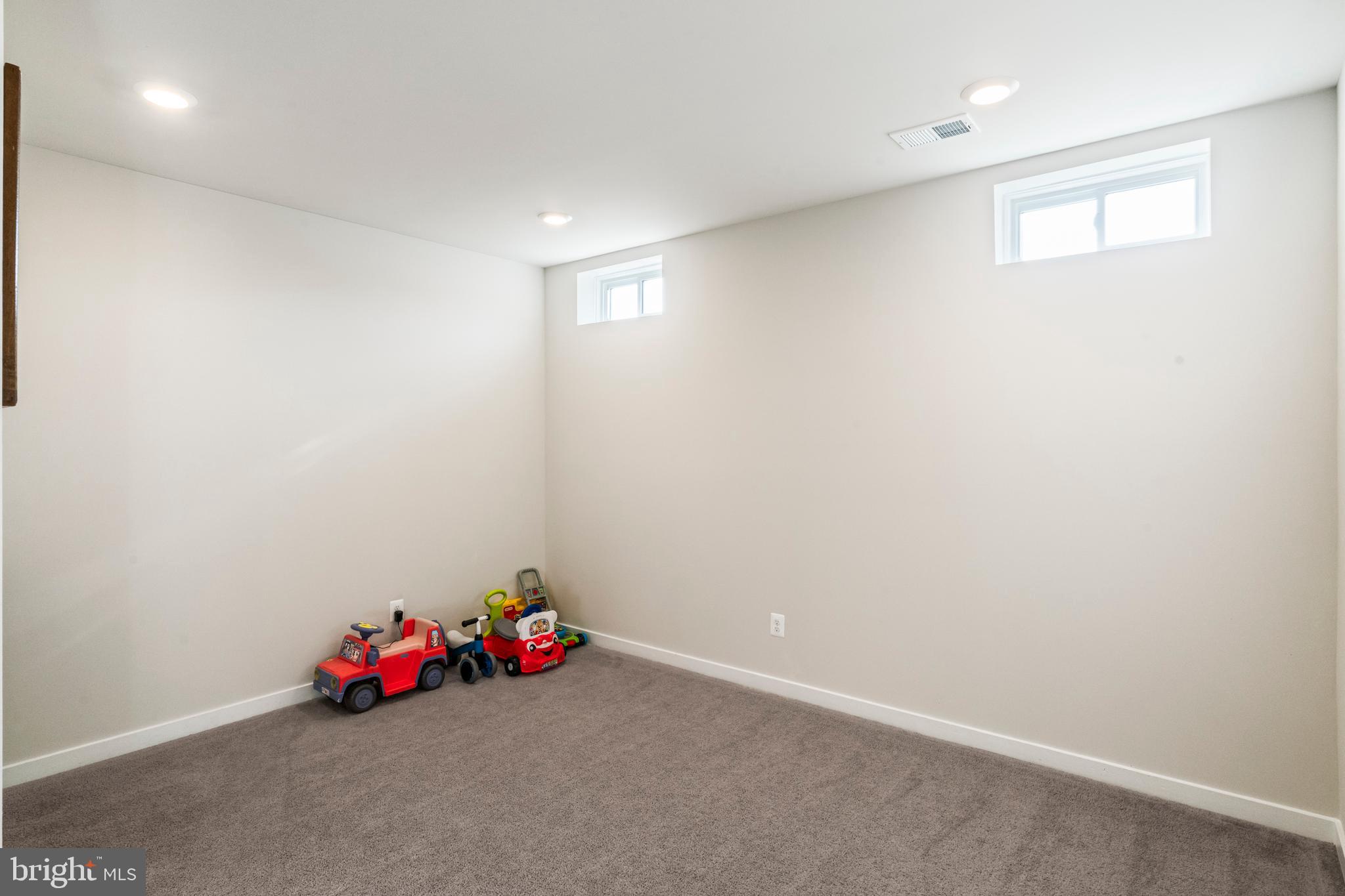 SENSENY VILLAGE - Residential