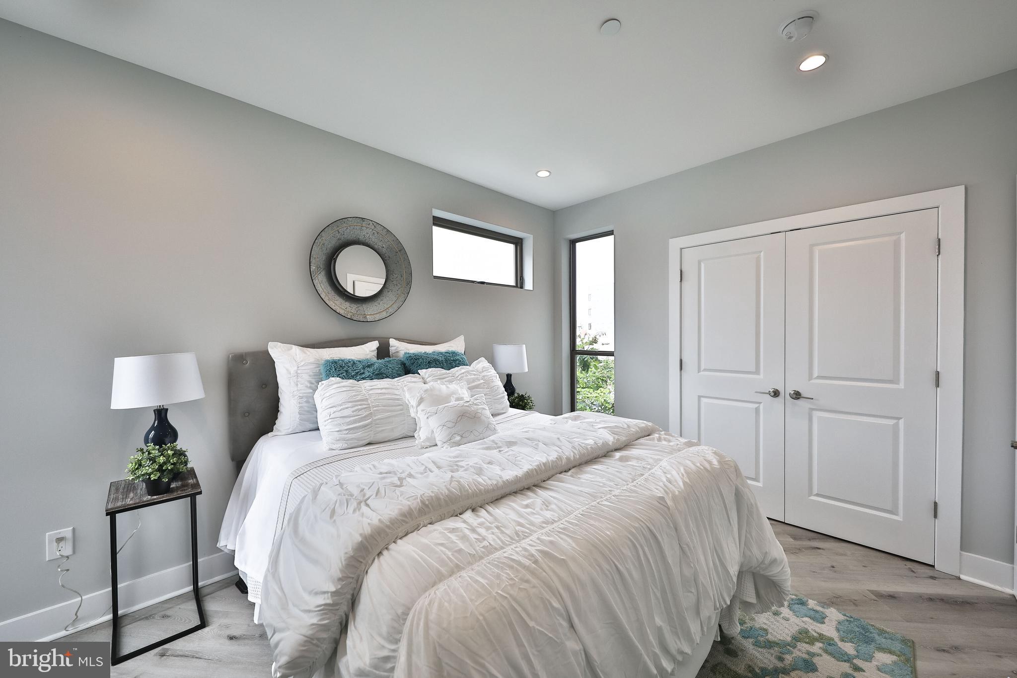 FRANCISVILLE - Residential Income