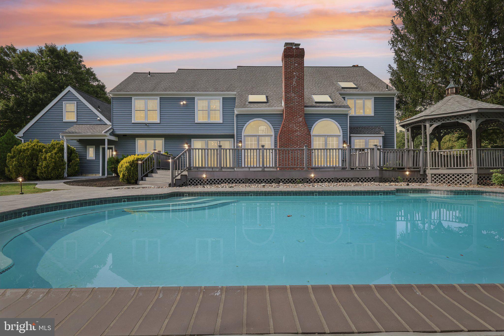 NEW SOUTH HILLS - Residential