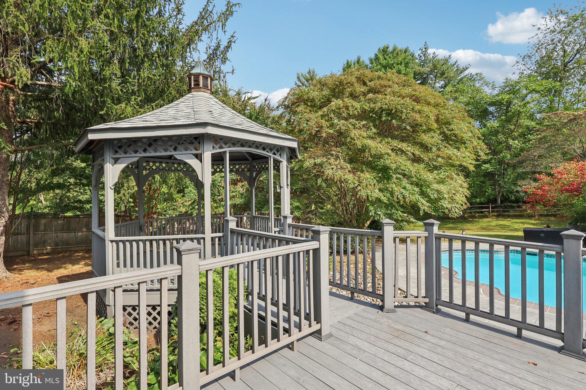 NEW SOUTH HILLS - Residential