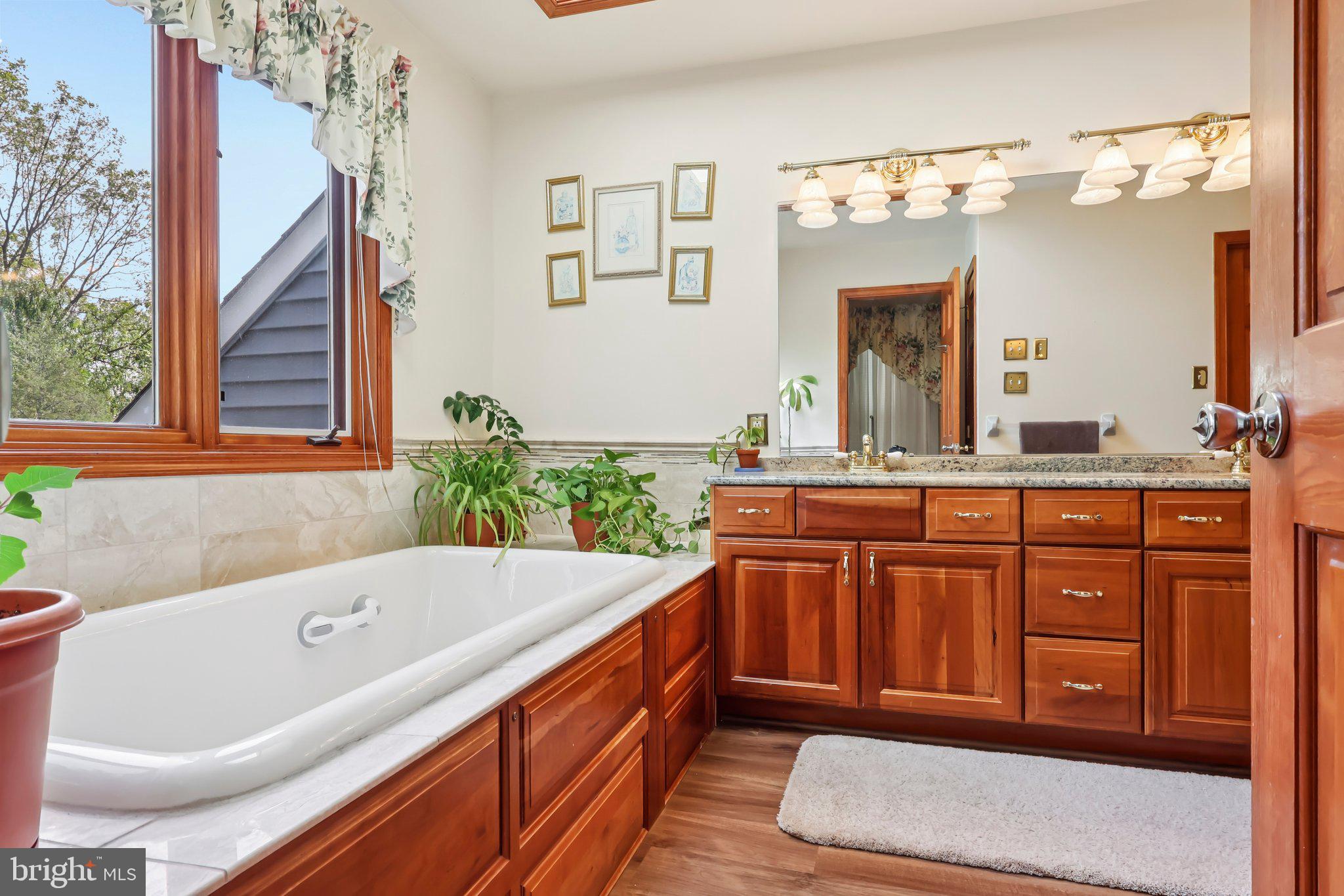 NEW SOUTH HILLS - Residential