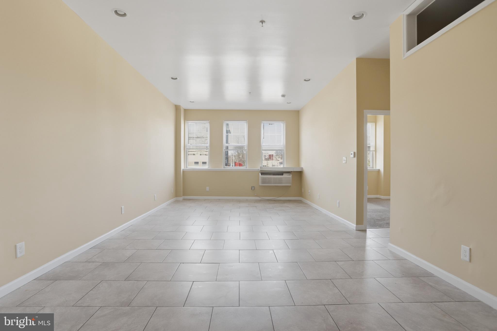 GERMANTOWN - Commercial Sale