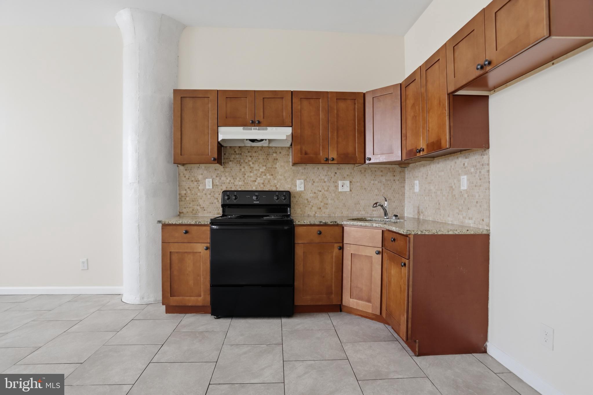 GERMANTOWN - Commercial Sale