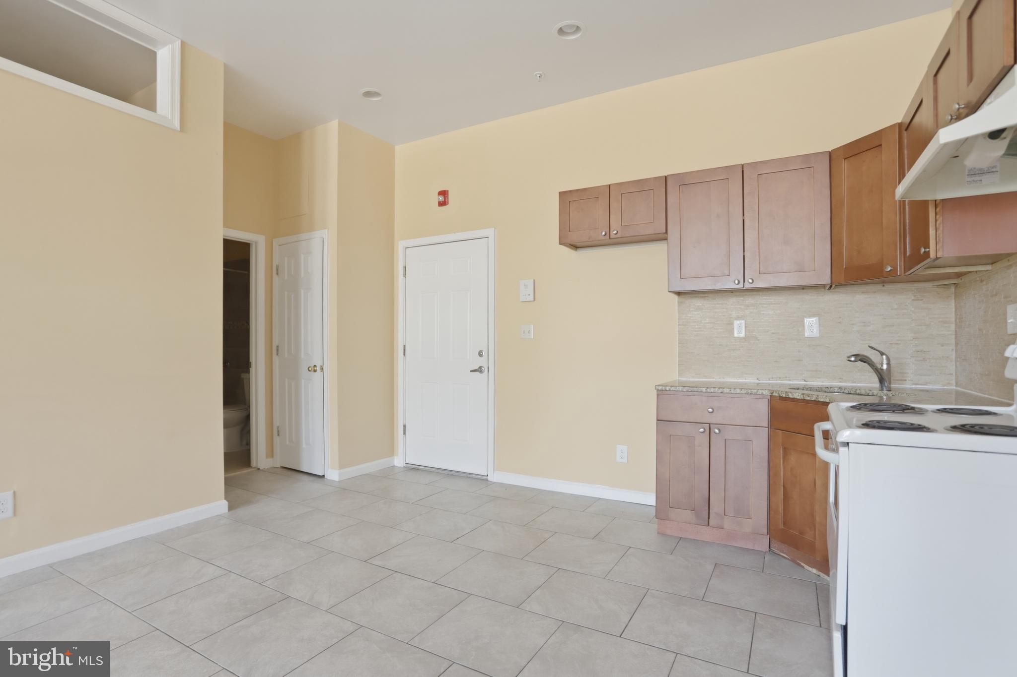 GERMANTOWN - Commercial Sale